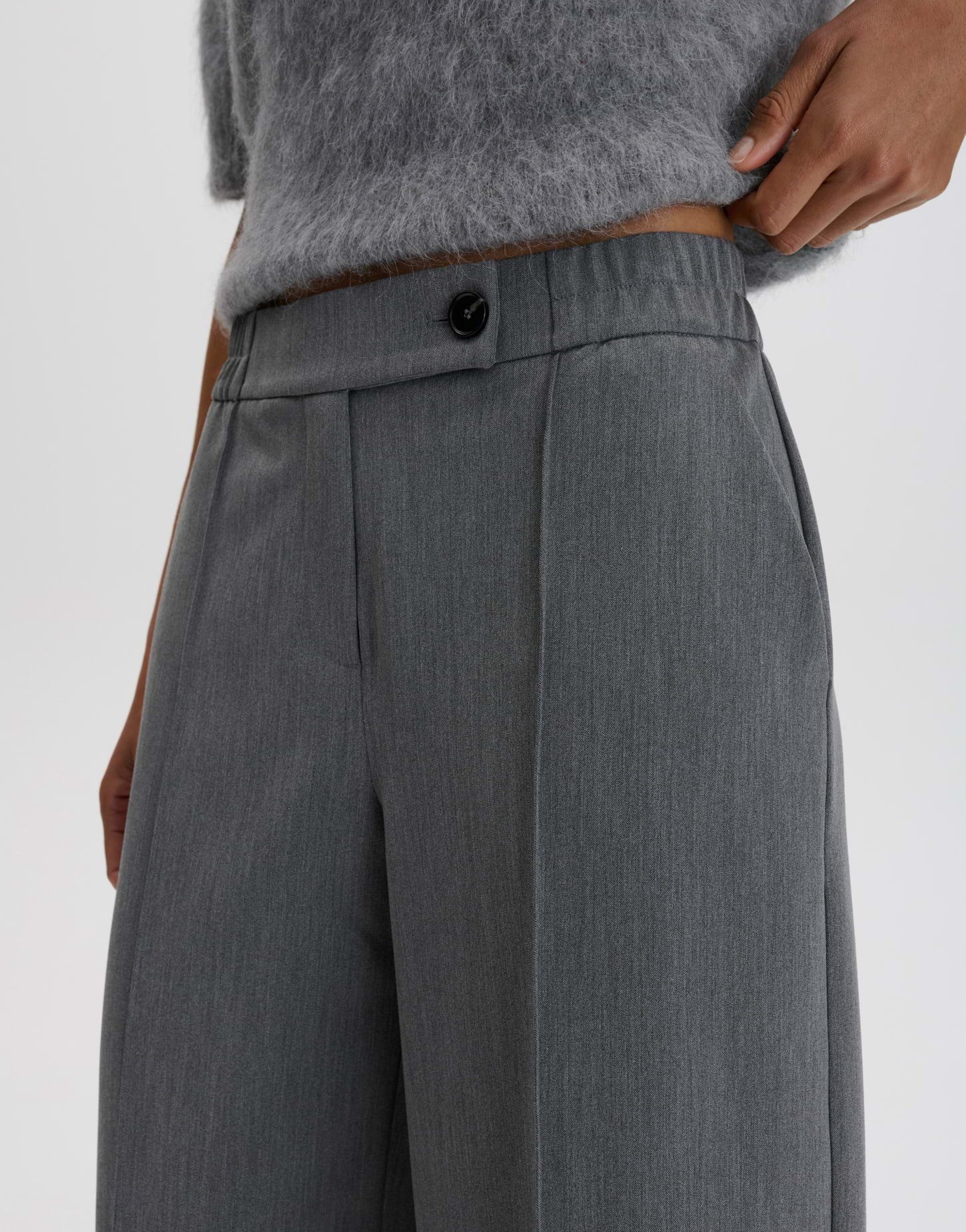 someday Stoffhose Cisilia decoded aus fließender Webware Weite Silhouette mit dezenter Twillstruktur und Gummibund – Bild 4 von 5