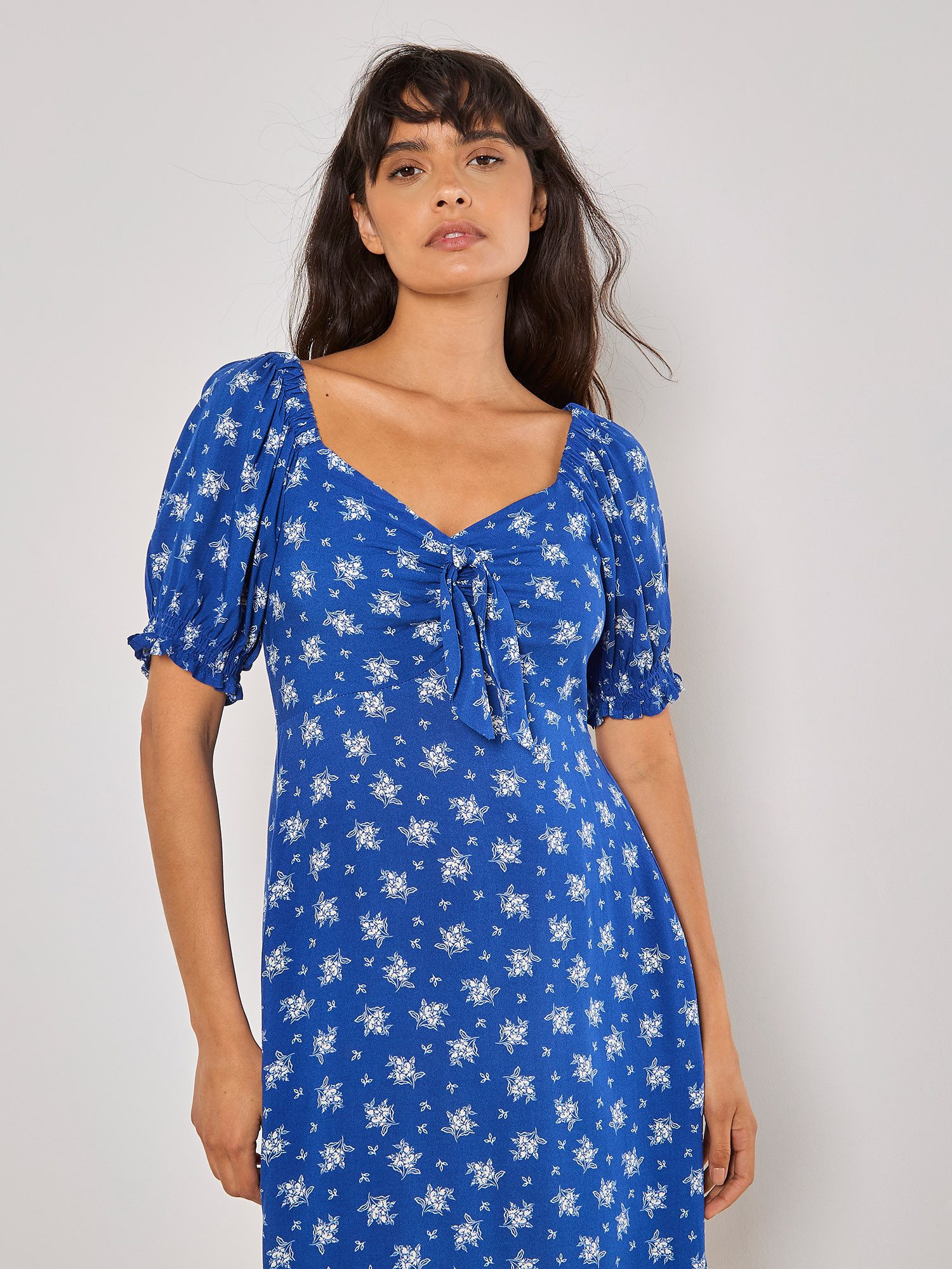 Apricot Maxikleid Geblümtes Maxikleid mit Puffarmen