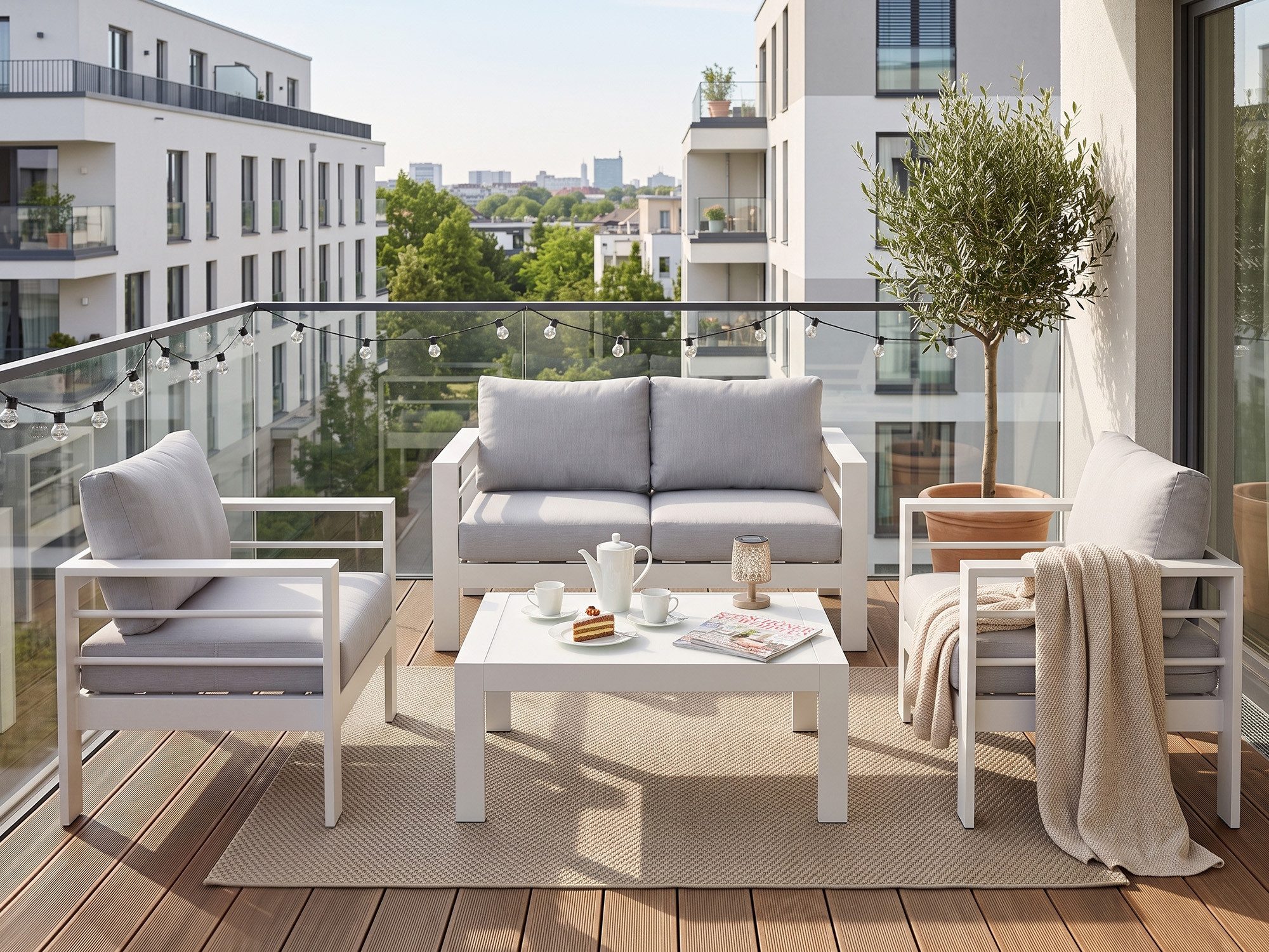 MeXo Gartenlounge-Set XXL Gartenmöbel Set Aluminium Outdoor, (Weiß, Balkonmöbel für Kleinen Balkon, 4-tlg., 1×2-Sitzer Sofa, 2×Sessel, 1×Tisch, 8×Auflagen), Wetterfest Sitzgruppe Essgruppe Gartengarnitur für 3-4 Personen