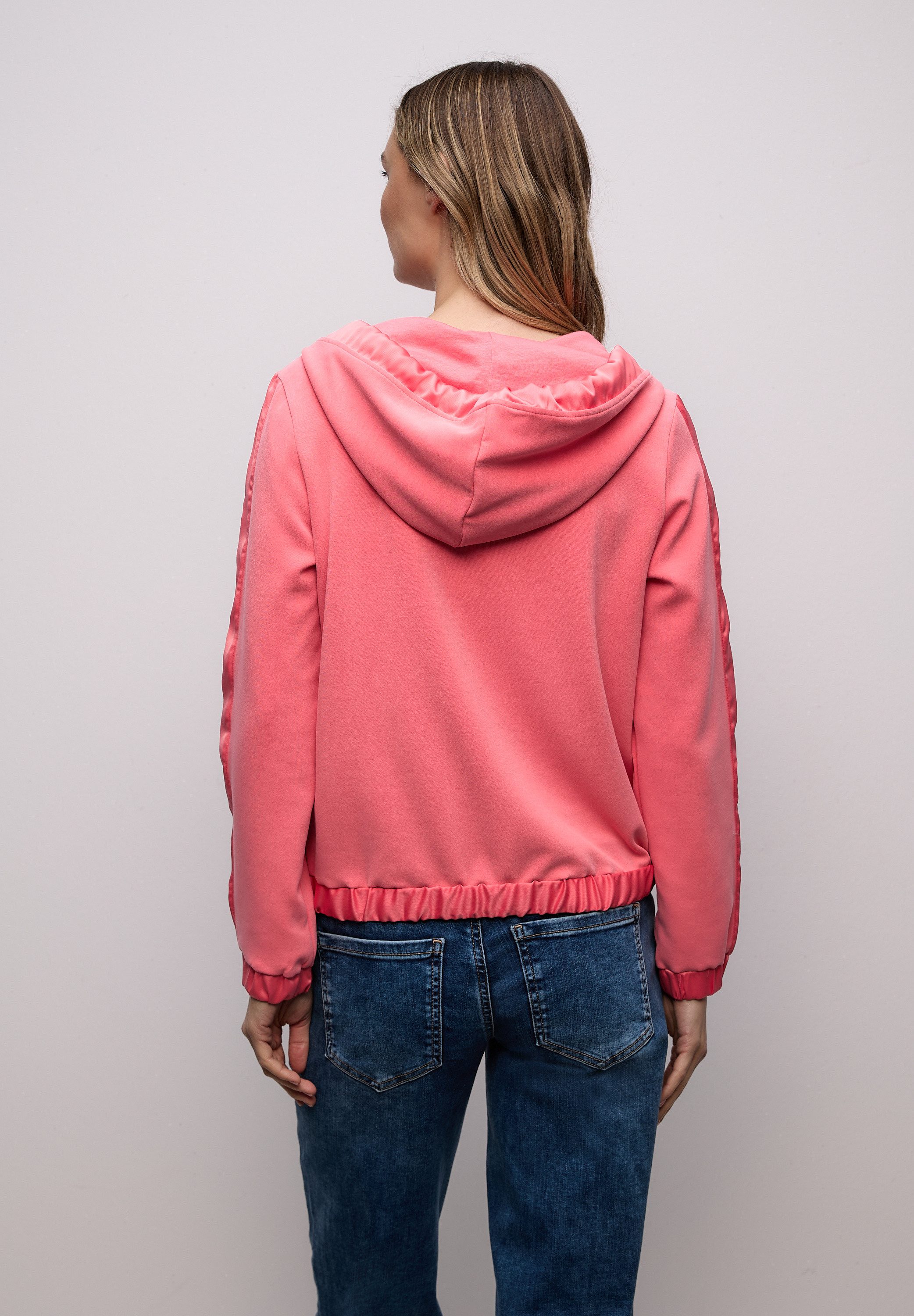 STREET ONE Kapuzensweatjacke im Silk-Look, mit seidigem Glanz
