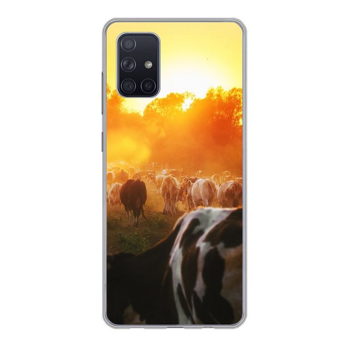 MuchoWow Handyhülle Kühe - Sonnenuntergang - Wiese - Tiere Handyhülle Samsung Galaxy A51 5G Smartphone-Bumper Print Handy
