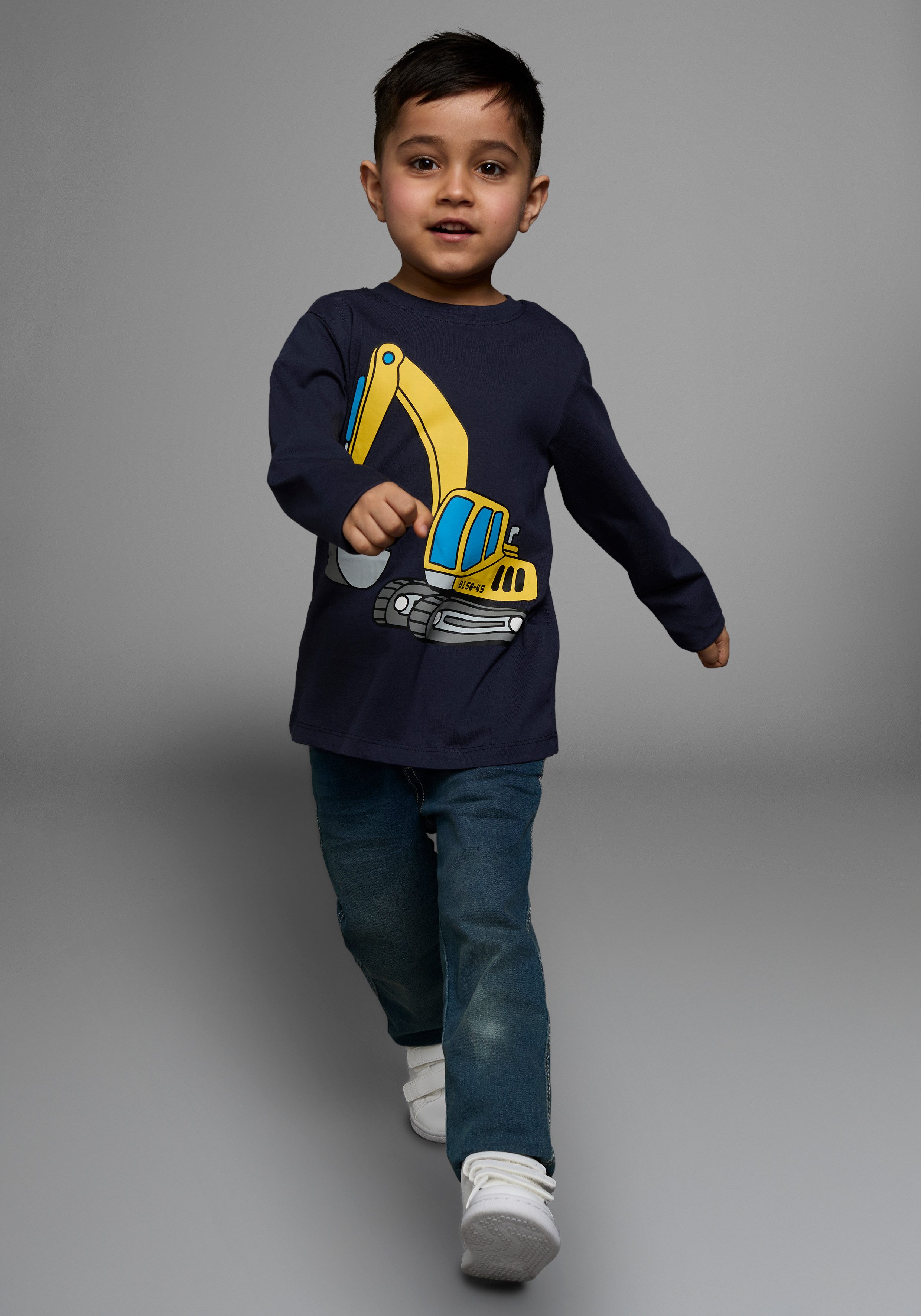 KIDSWORLD Langarmshirt Shirt mit Druck: HUND MIT BAGGER Langarm, Basic-Passform, mit stylischem Druck, Rundhalsausschnitt – Bild 4 von 5