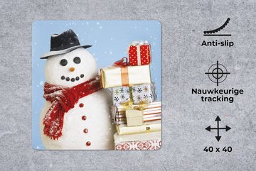 MuchoWow Gaming Mauspad Ein Schneemann mit Weihnachtsgeschenken (1-St), Mousepad mit Rutschfester Unterseite, Gaming, 40x40 cm, XXL, Großes