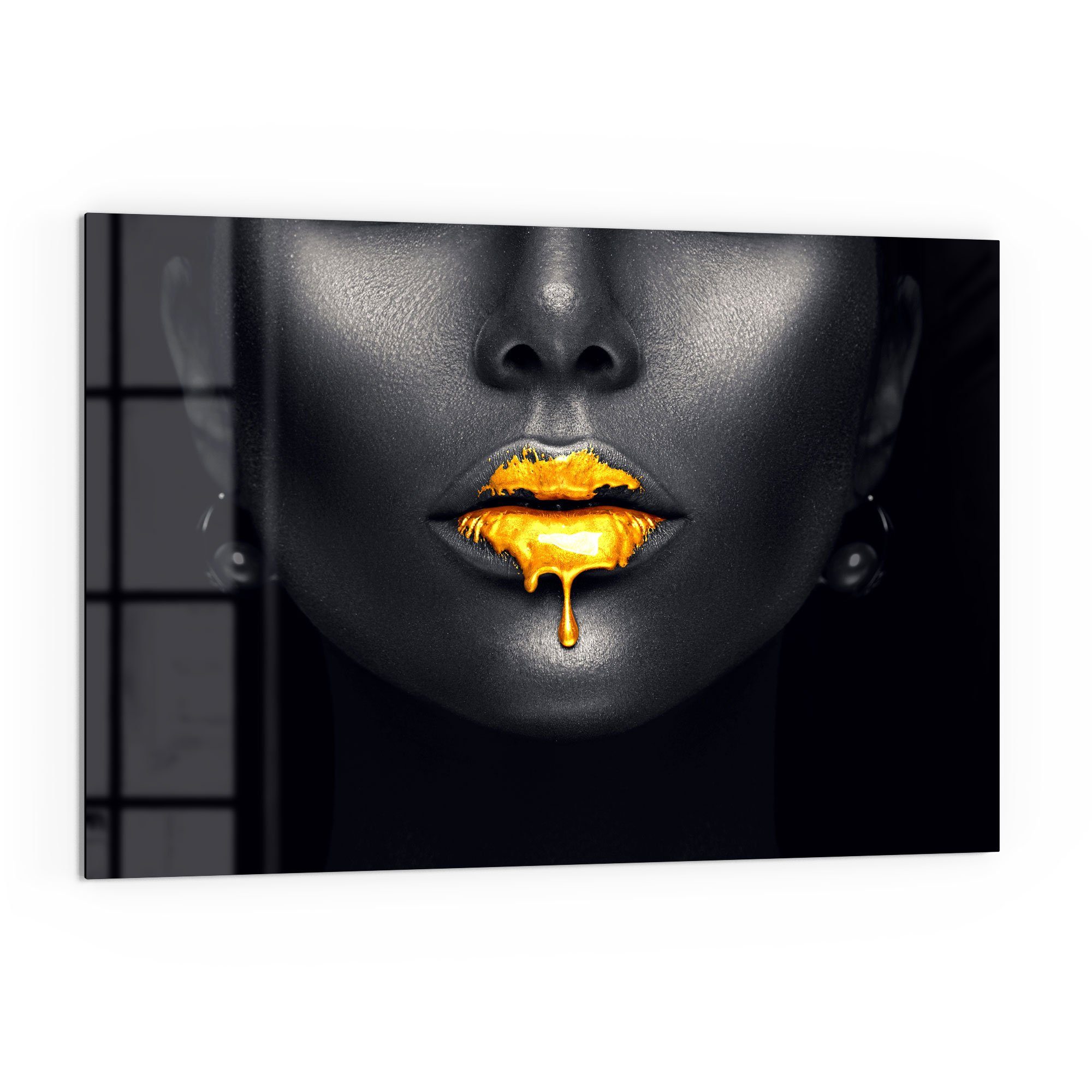 DEQORI Küchenrückwand 'Goldbedeckte Lippen', Glas Spritzschutz Badrückwand Herdblende