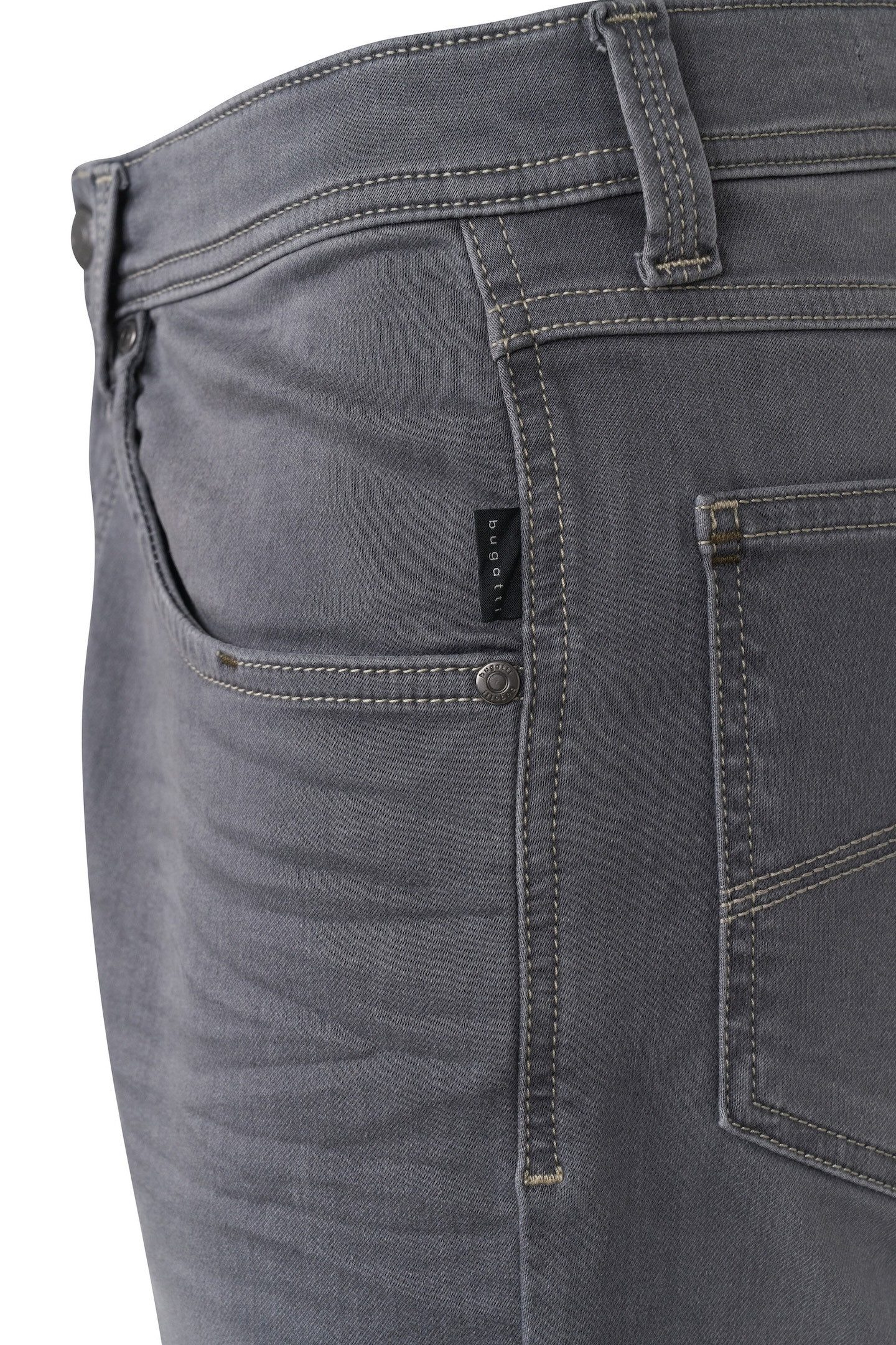 bugatti Bermudas im Used-Wash-Design