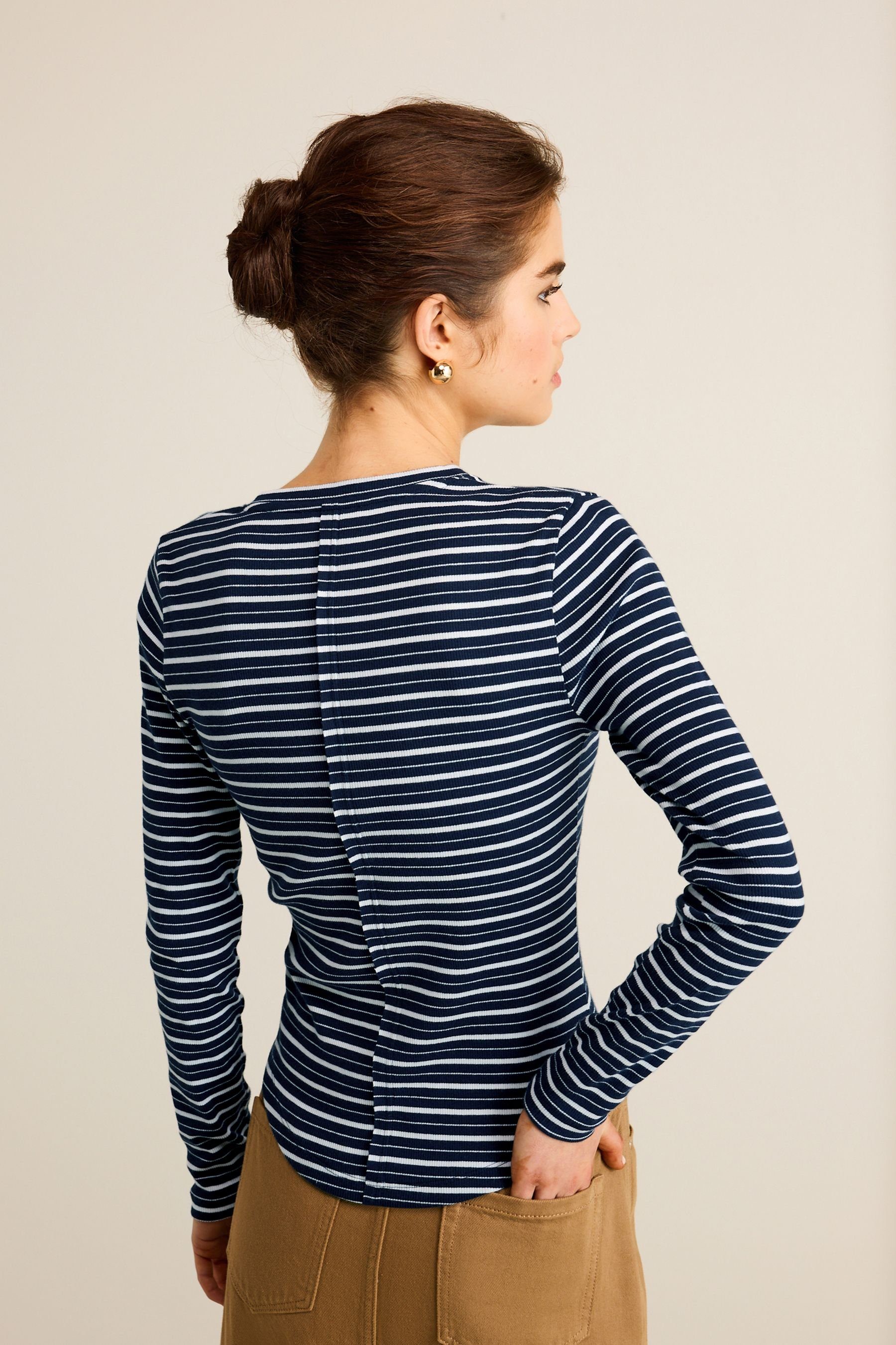 Next Langarmshirt Langärmeliges Henley-Oberteil mit Zierknopf günstig online kaufen