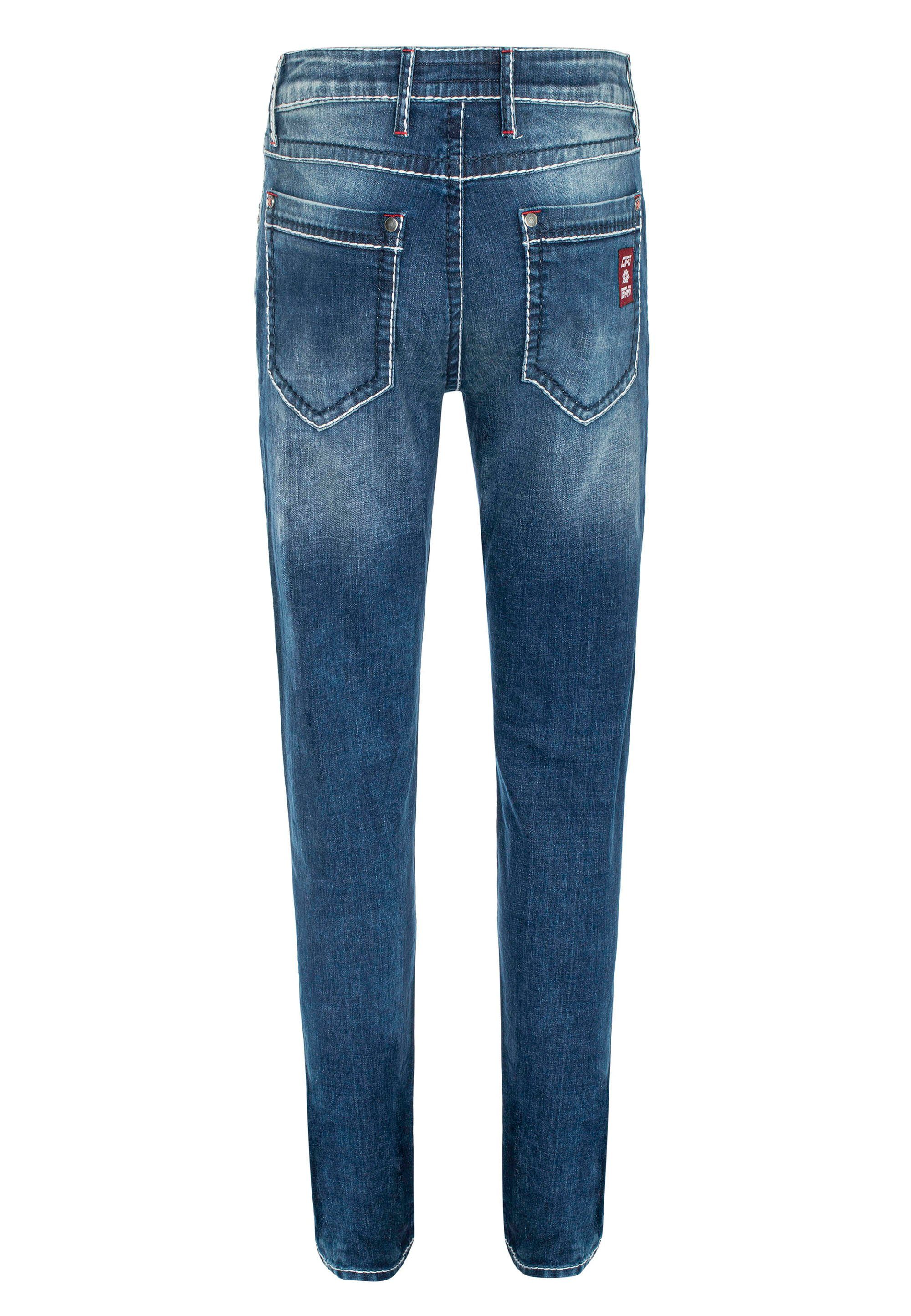 Straight-Jeans 5-Pocket-Style im Baxx & klassischen Cipo