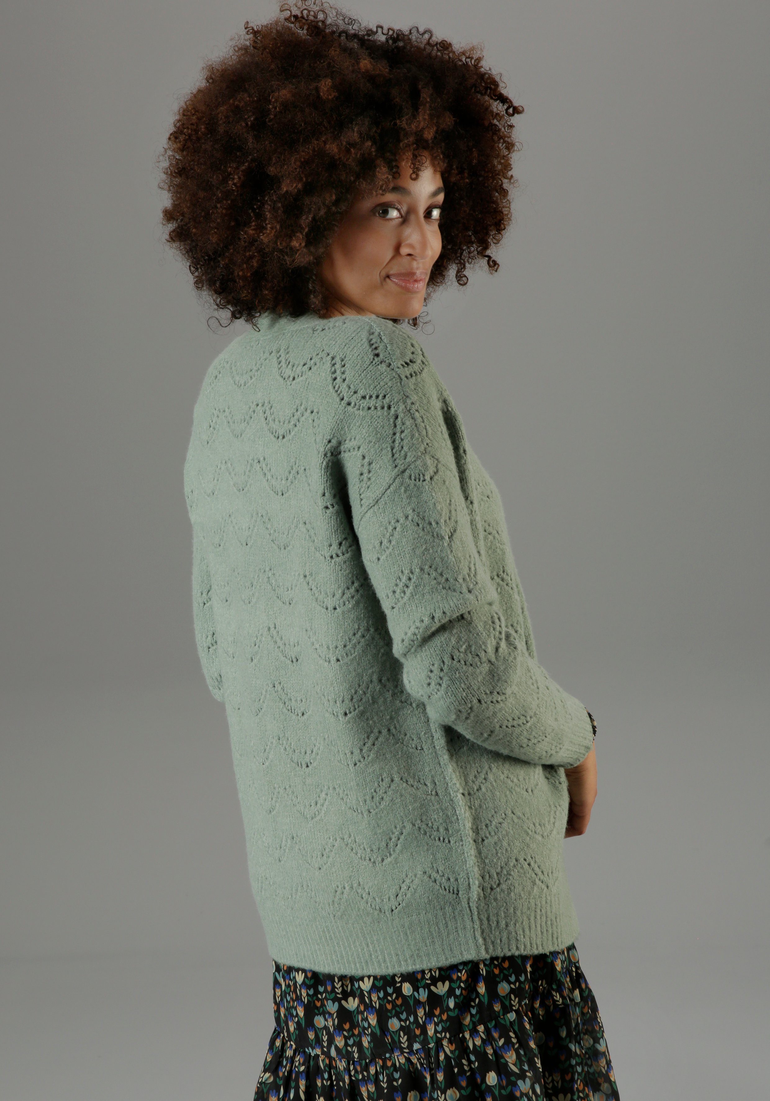 Aniston CASUAL Strickjacke mit jade Ajourstrickmuster