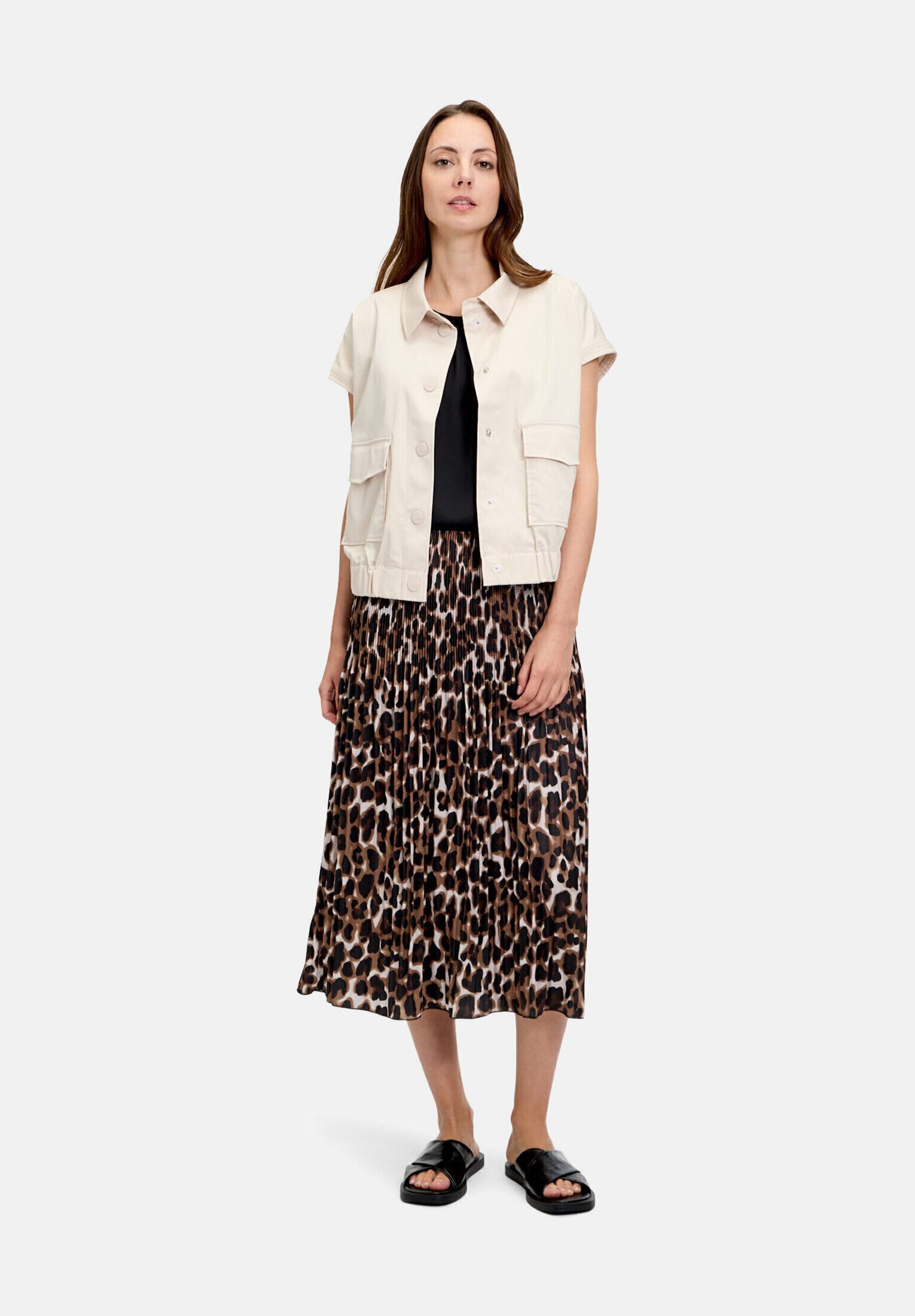 Betty&Co Kurzweste Damen mit Kragen Material