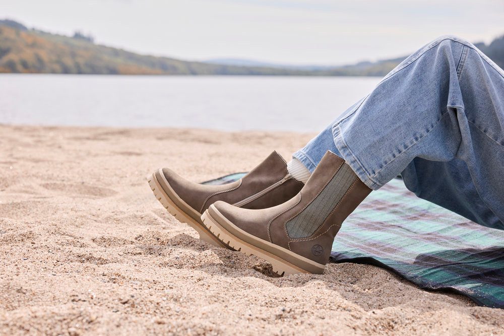 Rieker Chelseaboots Stiefelette mit Reißverschluss und Profilsohle – Bild 2 von 5