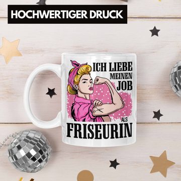 Trendation Tasse Trendation - Friseurin Tassen Geschenk Zubehör Geschenkideen Friseursaloneröffnung Frisörin Tasse Kaffeetasse Spruch Friseur