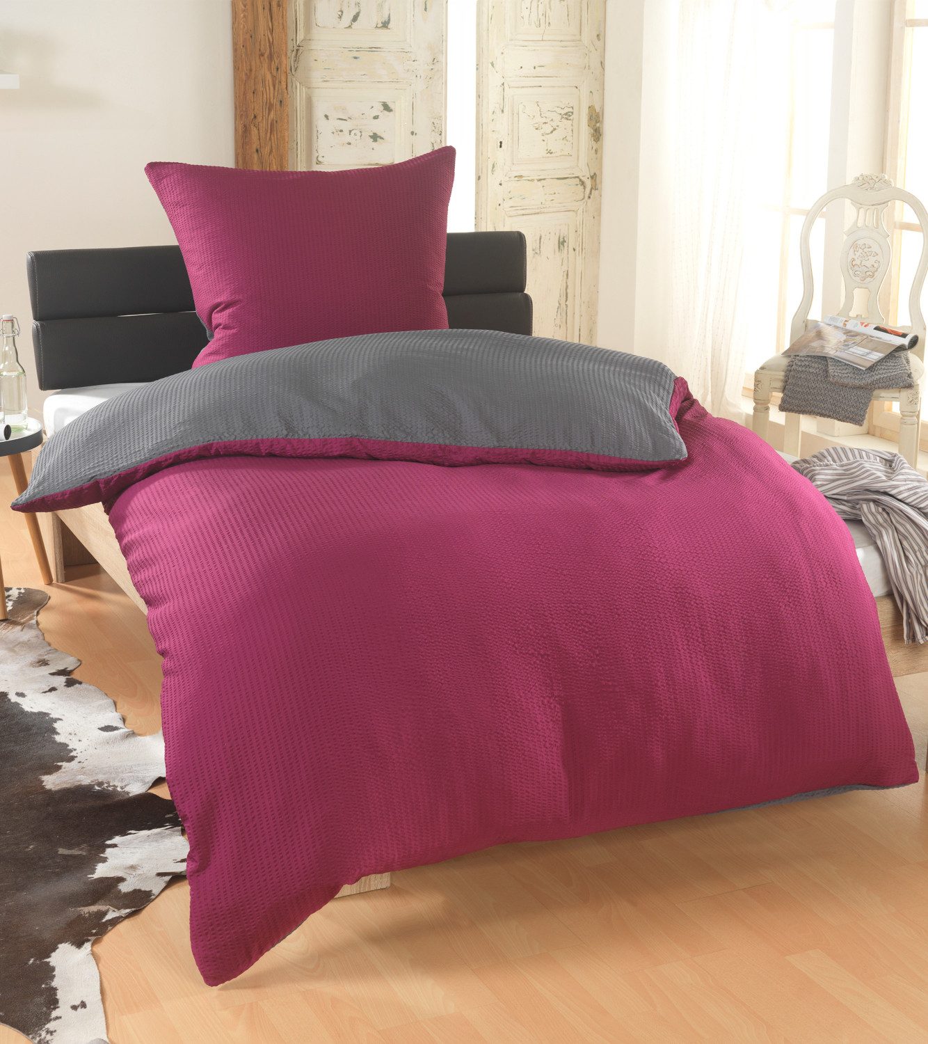 Dreamhome Wendebettwäsche aus 100 % Mikrofaser, 135 x 200 cm, Seersucker, Bordo-Grau, Seersucker, 2 teilig, Für Allergiker geeignet, pflegeleicht, angenehm weicher Stoff