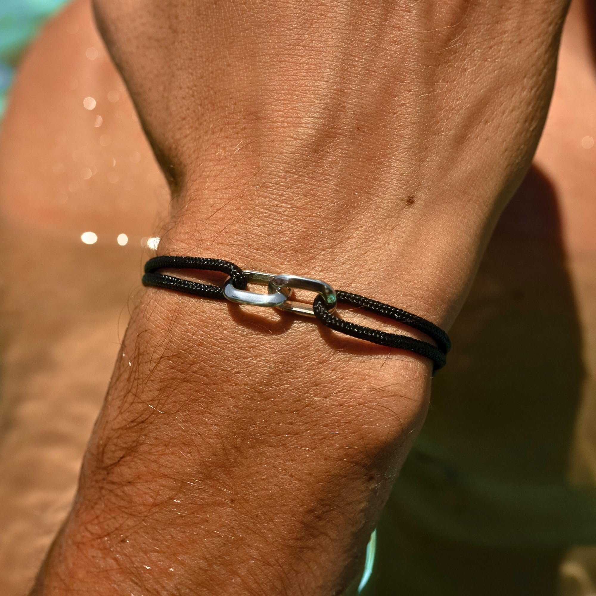 Made by Nami Armband Surfer Segeltau Armband Handgemacht Schwarz, Maritimes Minimalistisches Armband 100% Wasserfest & verstellbar