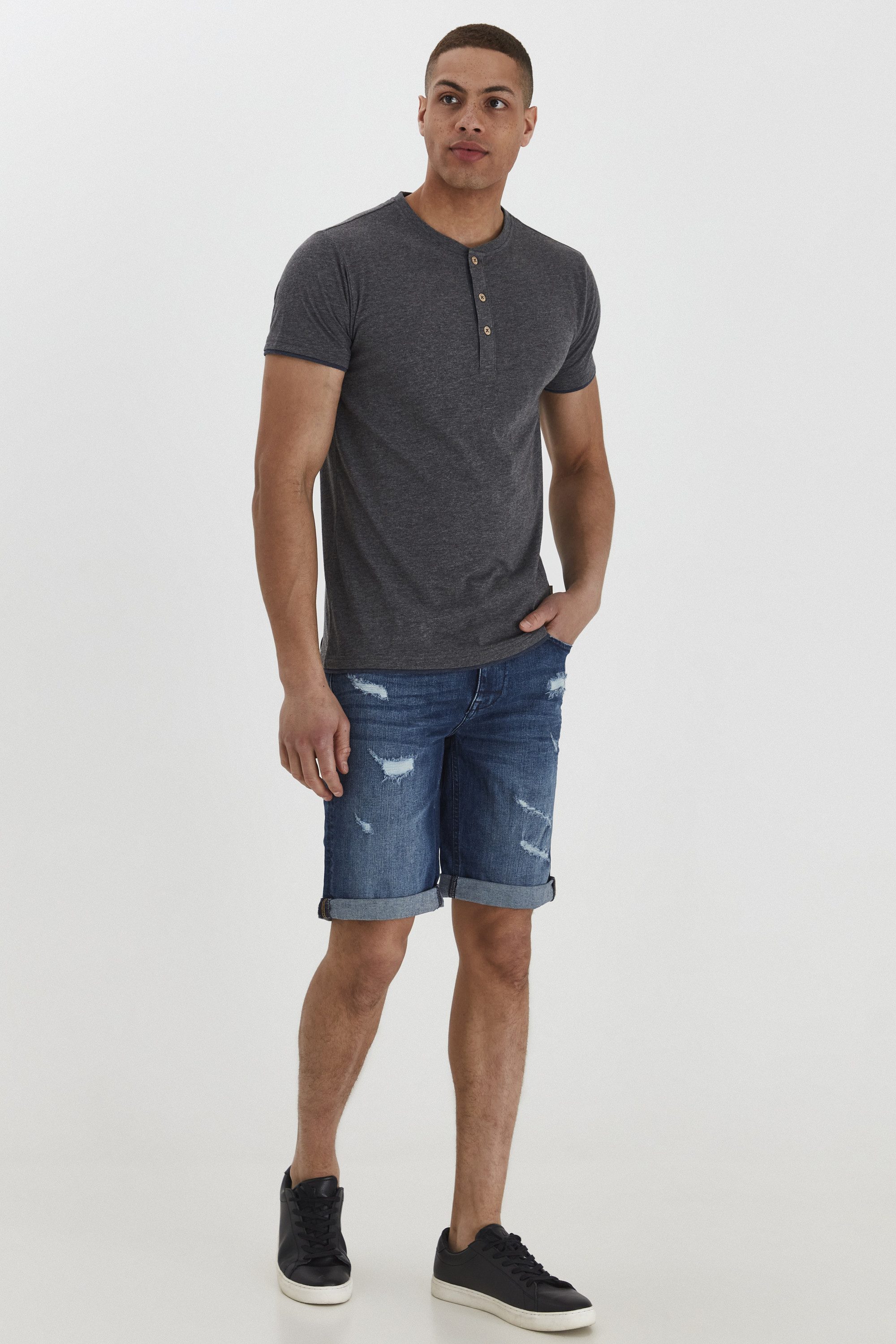 Blend Jeansshorts BHDeniz Stilvolle 5-Pocket-Jeansshorts mit Destroyed-Effekten