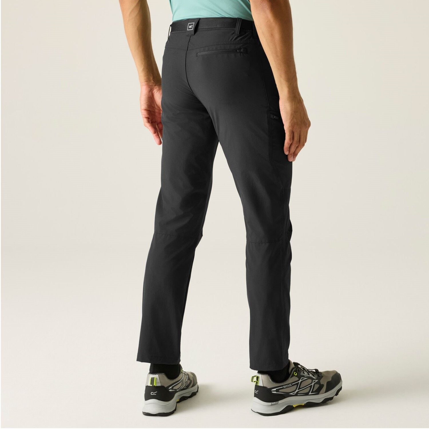 Regatta Outdoorhose Outdoorhose Xert Stretch mit Gürtel in Kurzgröße (0-tlg)