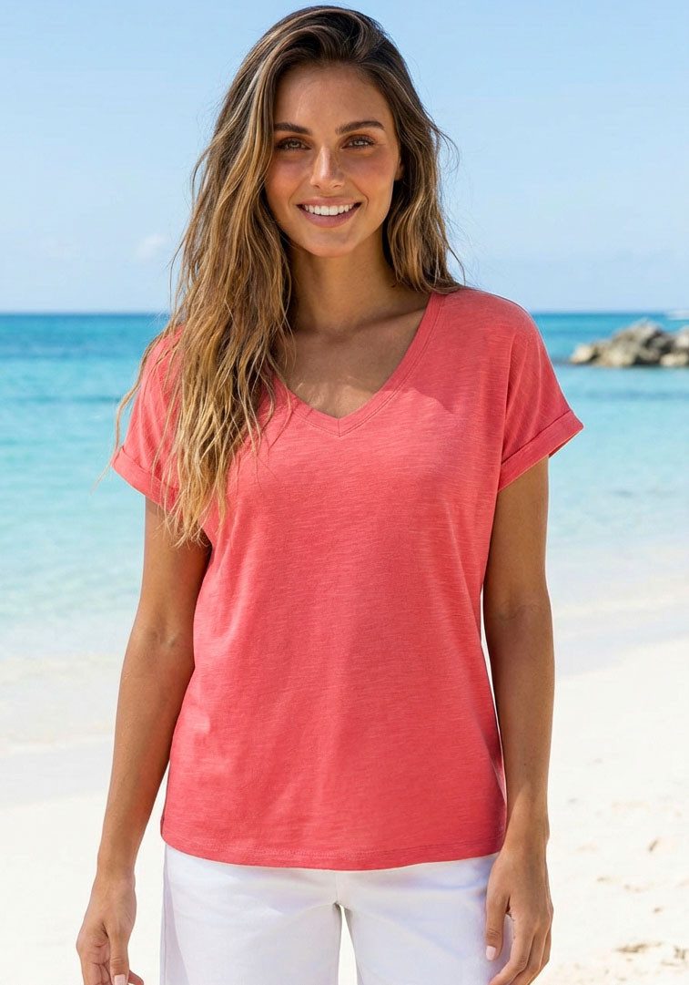 Beachtime by Lascana V-Shirt mit fixiertem Ärmelumschlag aus Viskose-Qualität – Bild 2 von 5