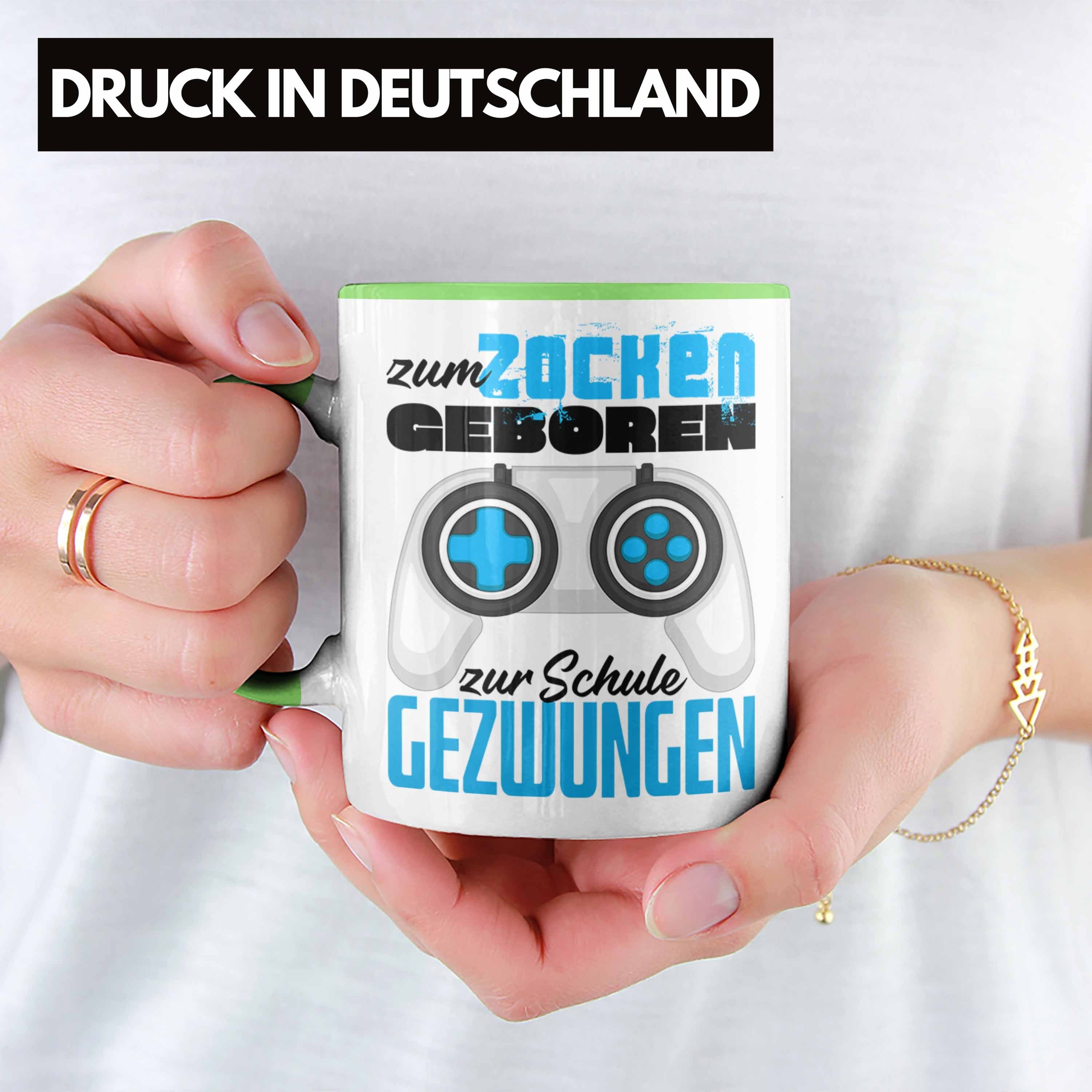 Zocken Schule Tasse Geschenk Grün Trendation Zur Zum - Gamer Jungs Gezwungen Zocker Trendation Geschenkidee Geboren Tasse