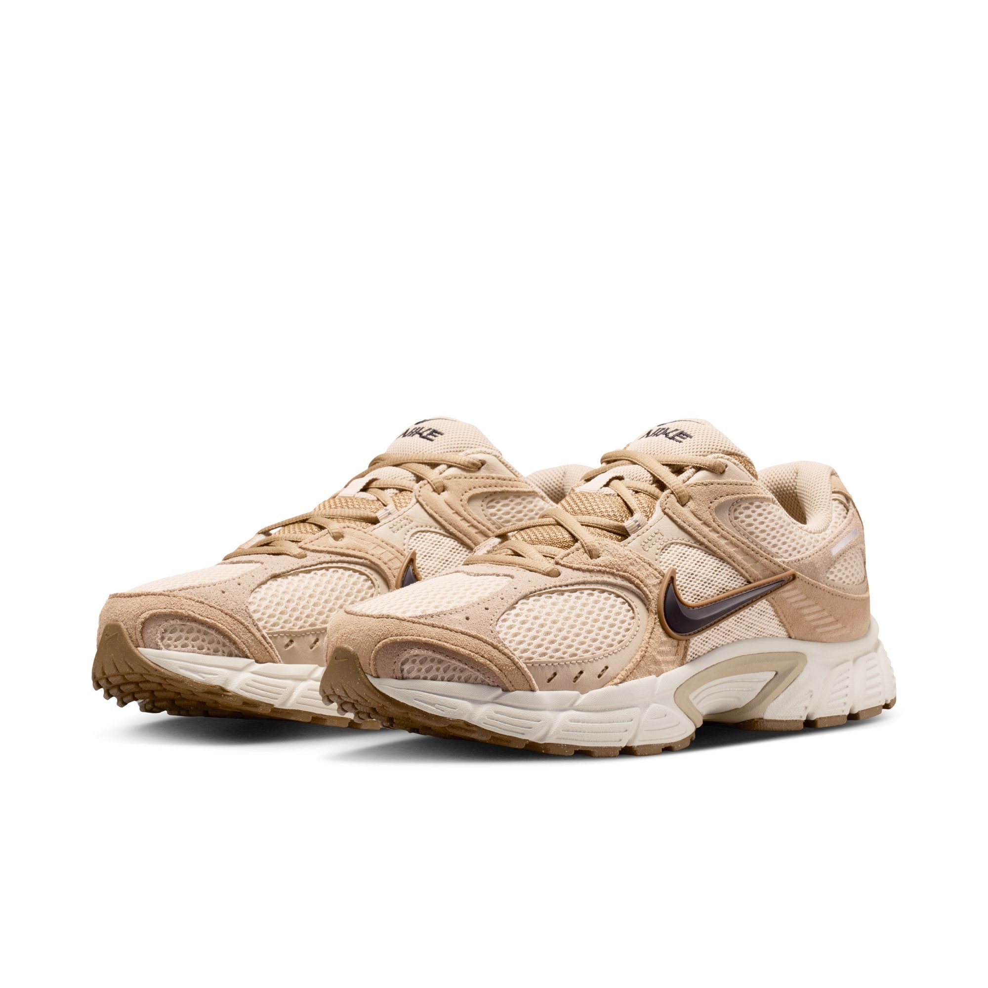 Nike Sportswear V5 RNR Suede Sneaker inspiriert vom Design des Y2K Nike Vomero 5