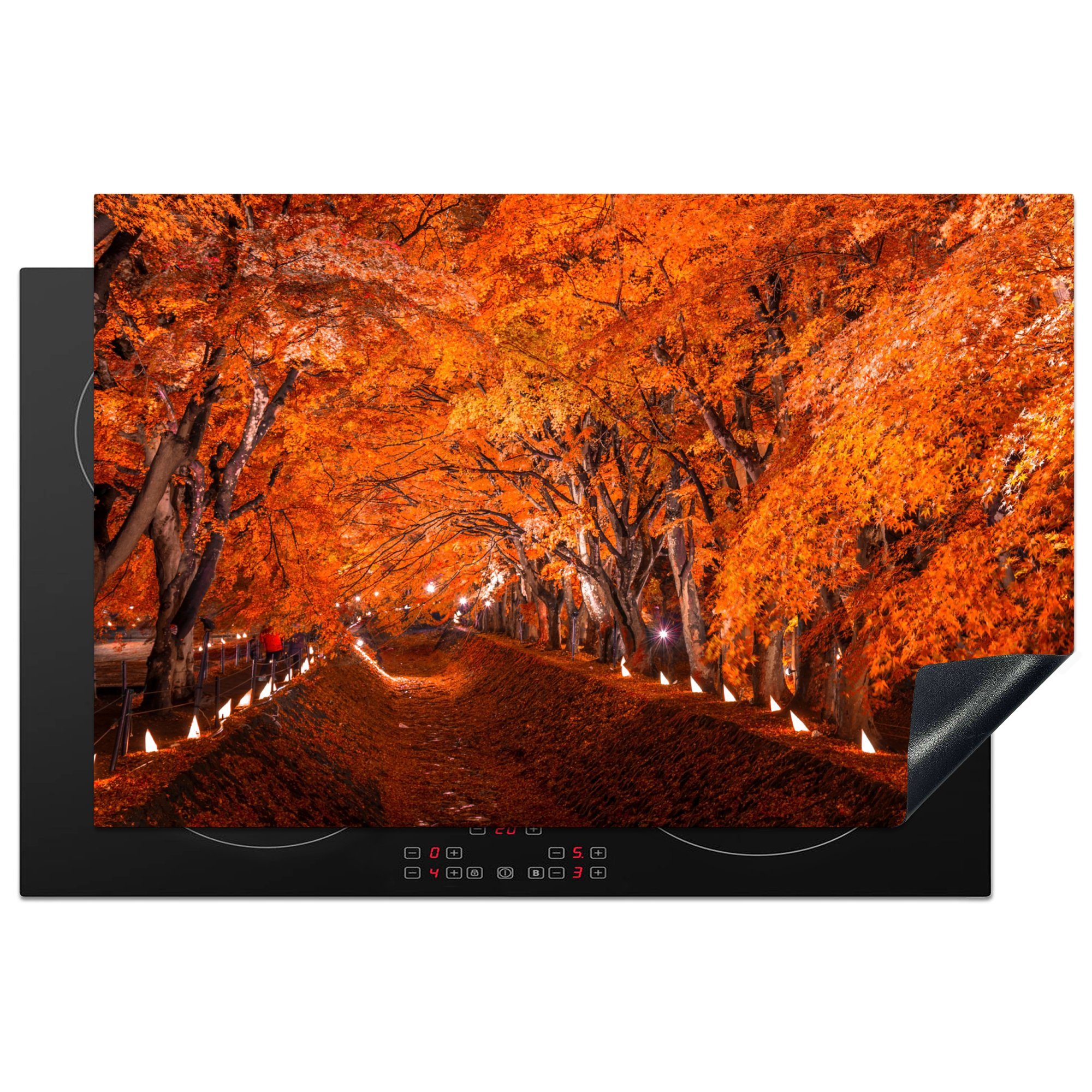 MuchoWow Herdblende-/Abdeckplatte Ein Weg führt durch einen Wald voller orangefarbener Blätter in Japan, Vinyl, (1 tlg), 81x52 cm, Induktionskochfeld Schutz für die küche, Ceranfeldabdeckung
