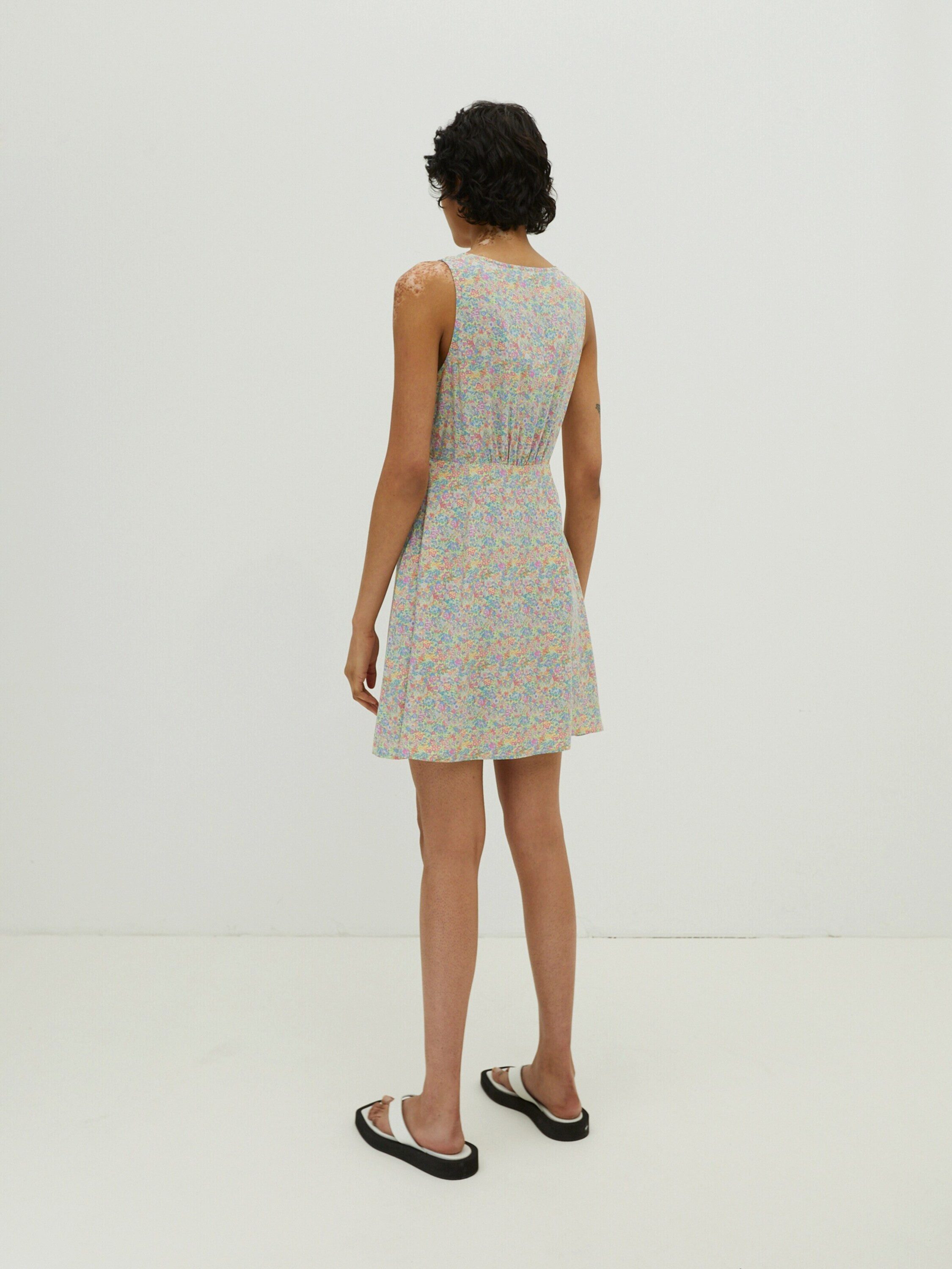 EDITED Sommerkleid Everly (1-tlg) Drapiert/gerafft