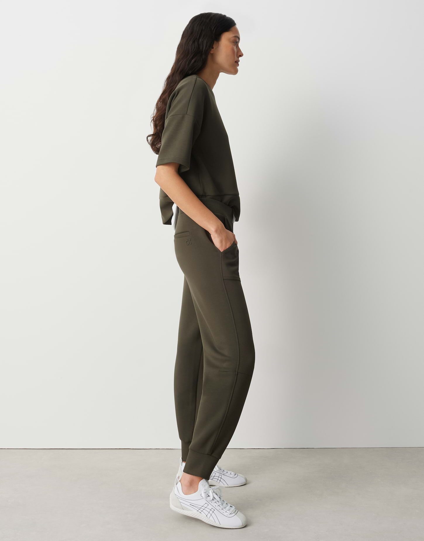 OPUS Stoffhose Myha Club mit samtiger Optik Schmal zulaufendes Bein, angeraute Oberfläche, weicher Griff – Bild 5 von 5