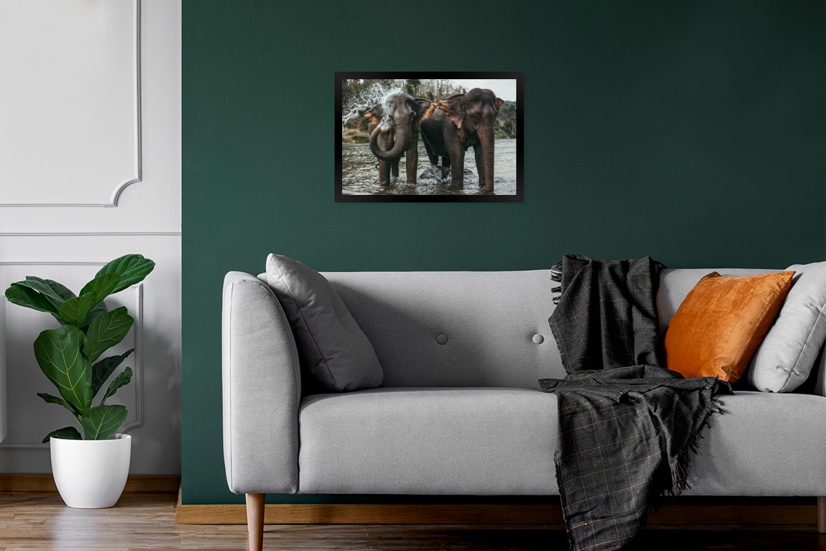 MuchoWow Poster Elefant Gerahmtes - Fluss, (1 St), Schwarzem Bilder, Bilderrahmen Poster, - Wasser Wandposter, Wanddeko