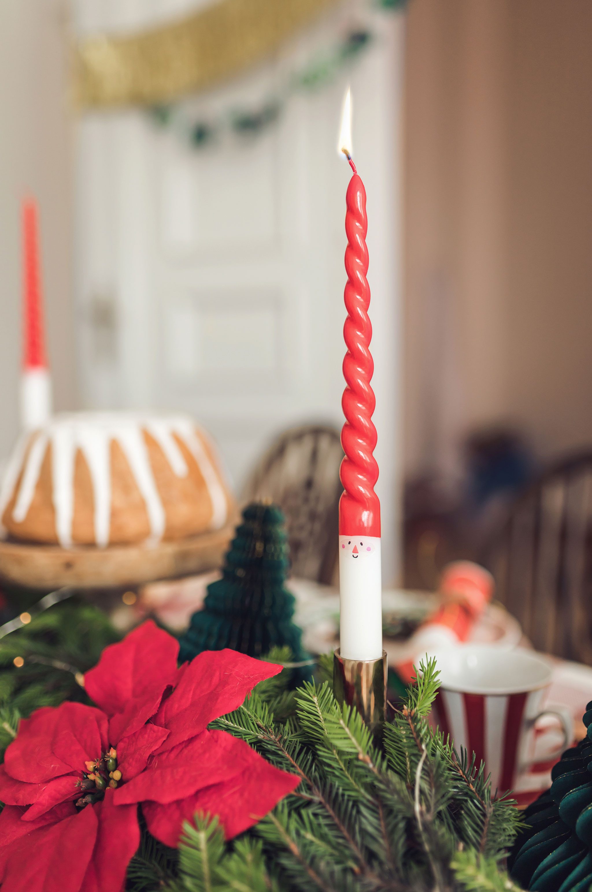 partydeco Spitzkerze, Spitzkerzen Paraffin 25cm Weihnachtsmann günstig online kaufen