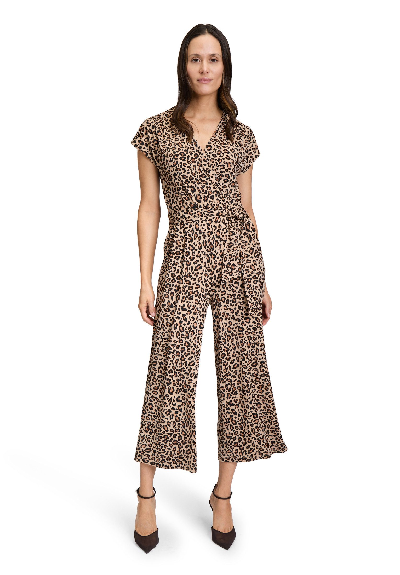 Betty Barclay Overall Betty Barclay Jumpsuit mit Eingrifftaschen (1-tlg) Form