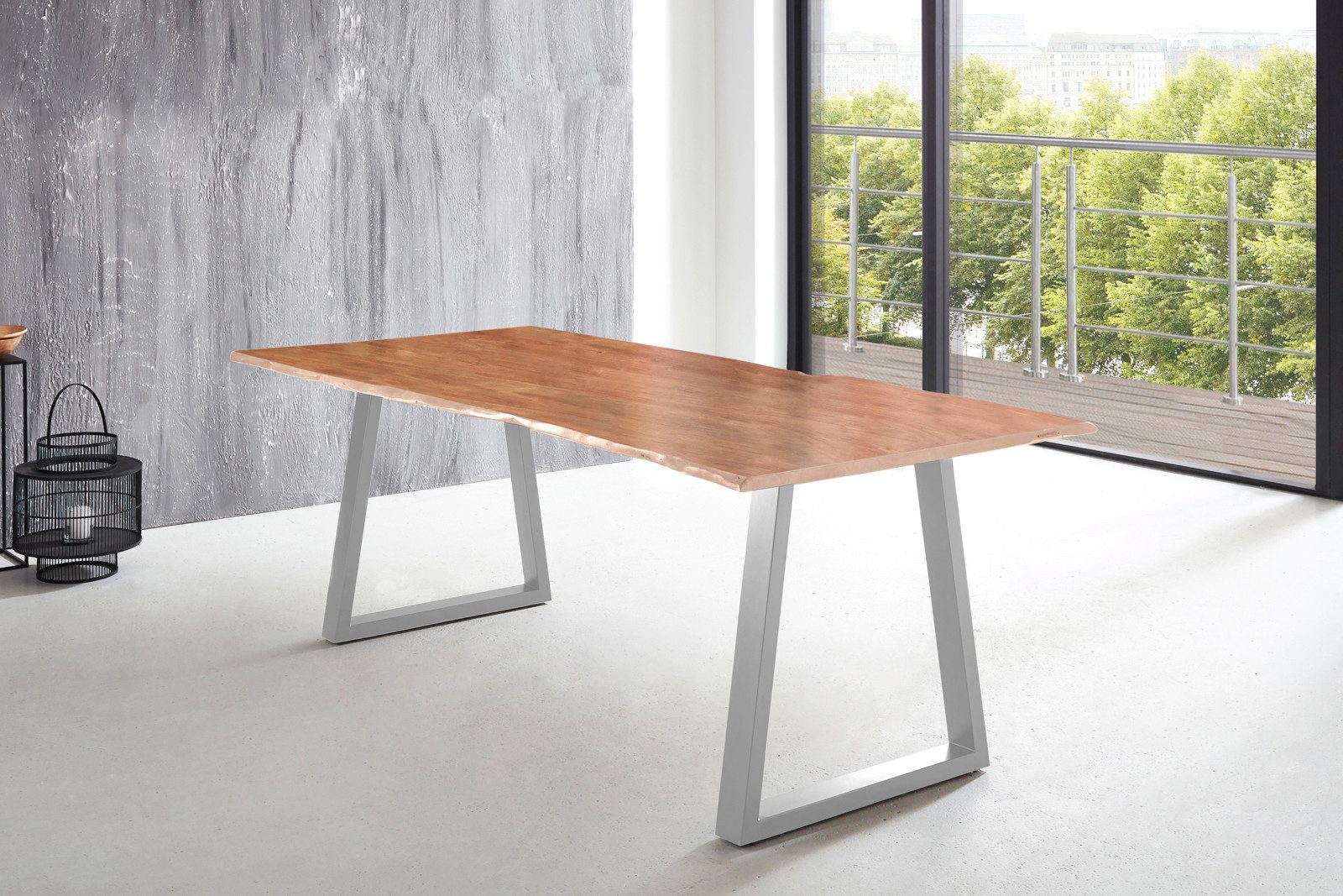SAM® Baumkantentisch Manel, natürliche Baumkante, naturfarben, Massivholz Akazie, Tischstärke 26mm