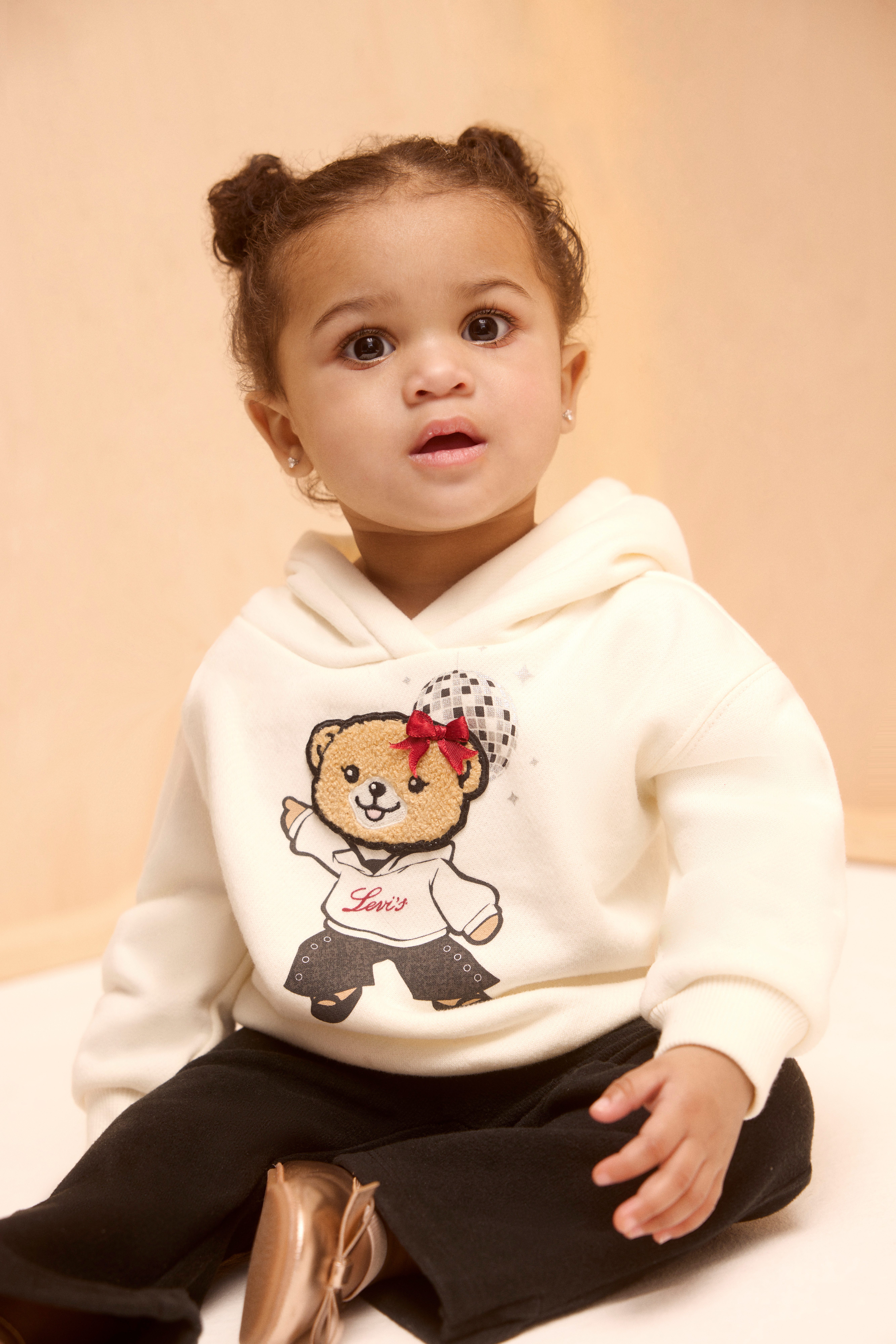 Levi's® Kids Kapuzensweatshirt LVG LIV GFX HODDY AND FLARE RI (Set, 2-tlg) mit Bärchendesign & Hose - for Girls