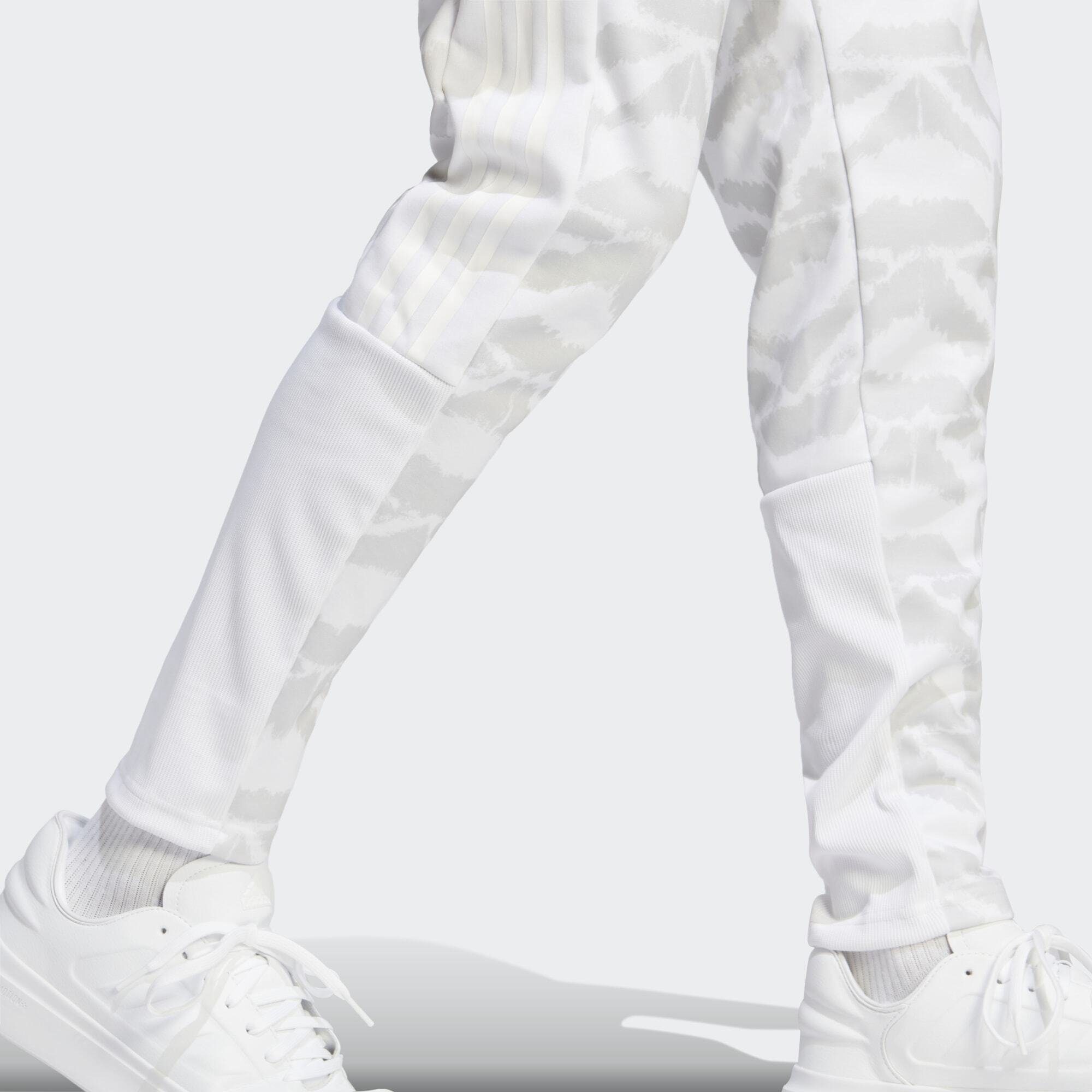 LIFESTYLE SUIT-UP adidas Leichtathletik-Hose TRAININGSHOSE TIRO White Sportswear