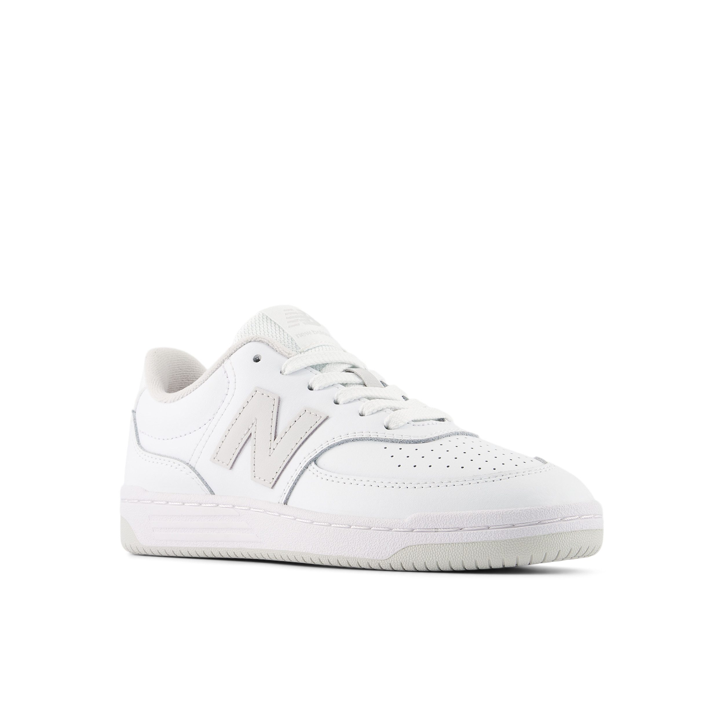 New Balance BB80 Sneaker für Kinder und Jugendliche entwickelt, mit Gummilaufsohle