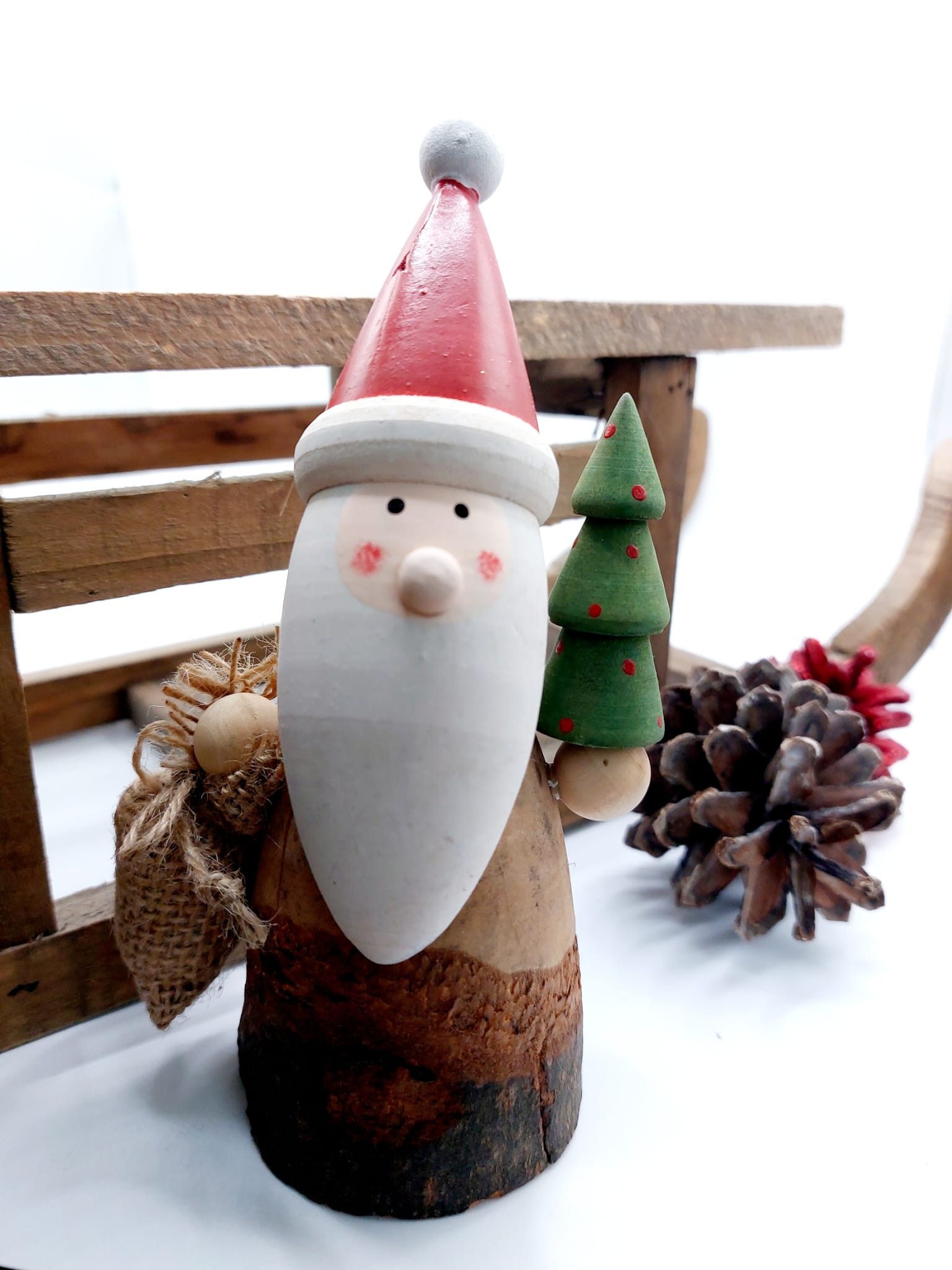 Vosteen Weihnachtsmann Winterdeko aus Holz Adventszeit Santa mit Jutesack und Tanne 2 Stück (2 Stück), Naturdeko aus Holz