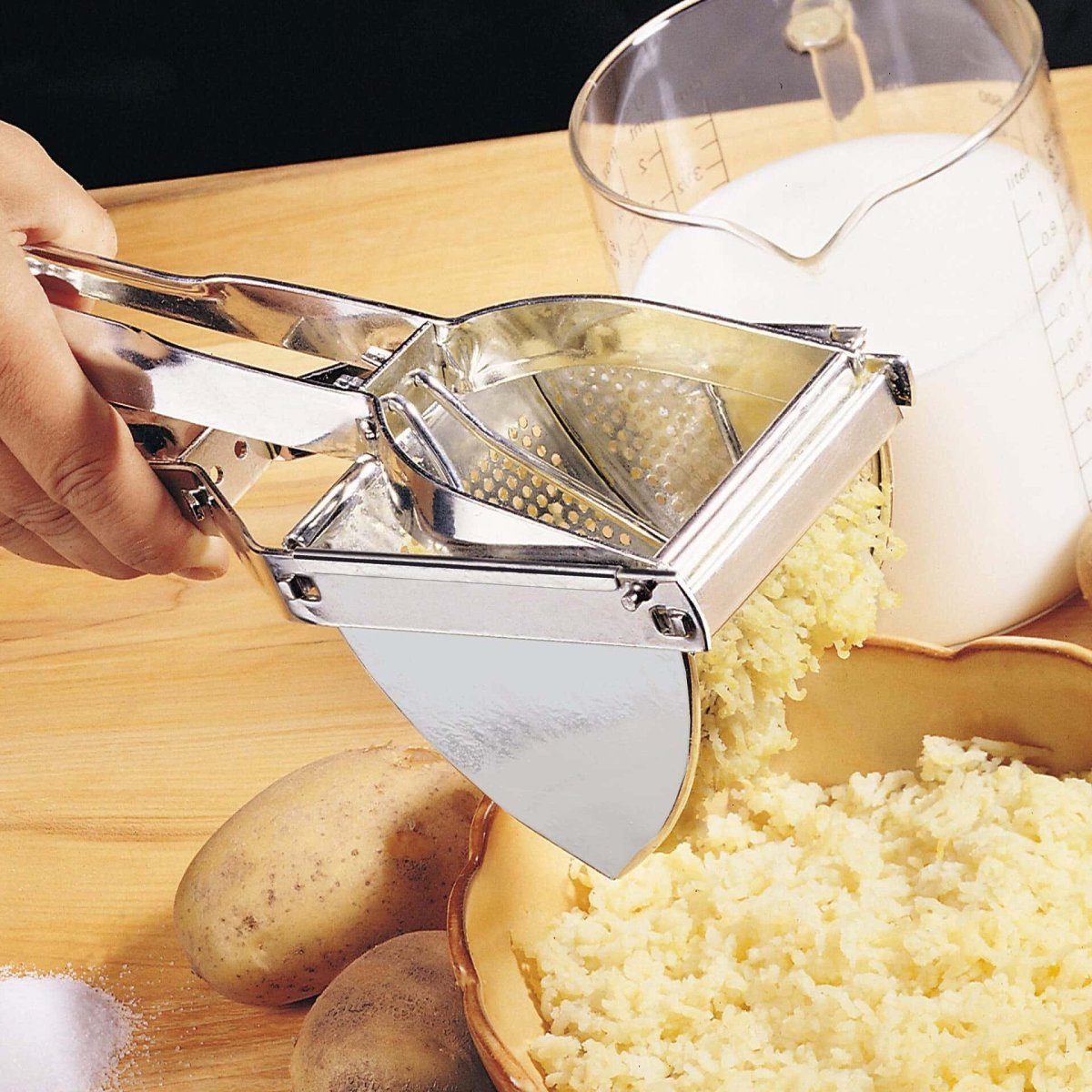 FACKELMANN Kartoffelpresse aus verzinnten Metall, multifunktional, für Kartoffeln, Obst; Eis