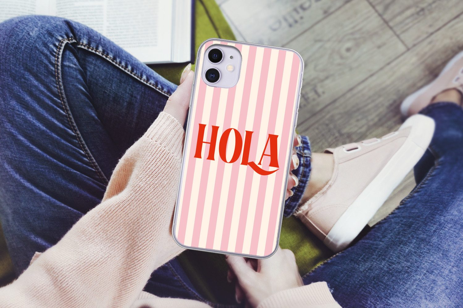 MuchoWow Handyhülle für Apple iPhone 11 Hola - Zitat - Streifen - Pastell - Rosa - Rot - W, Smartphone-Bumper, Print, Handy Schutzhülle Dünn