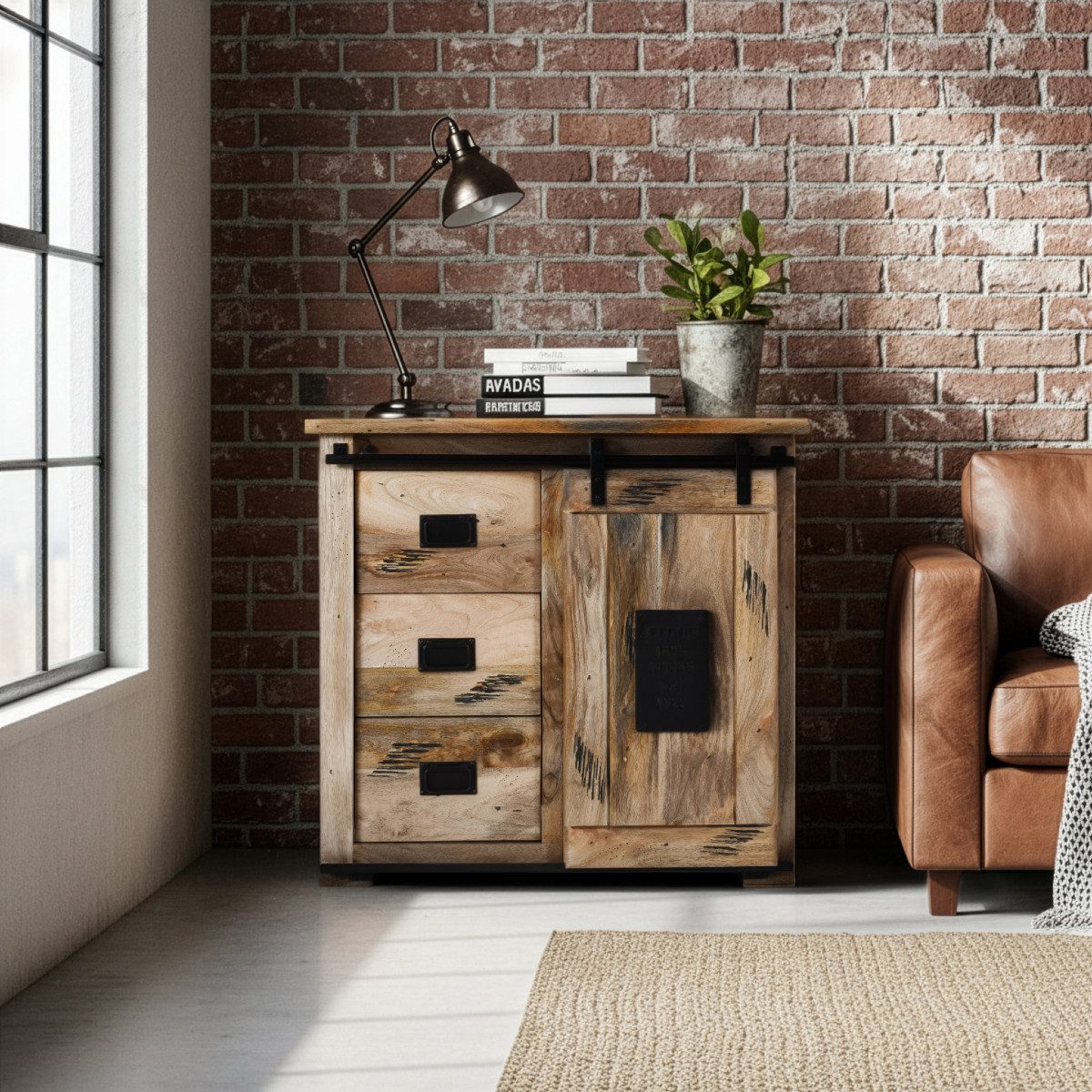 Liadomo Sideboard Garbi, Kommode, Stauraum, aus massivem Mangoholz, mit Schubkästen, Rolltüren und Fächern