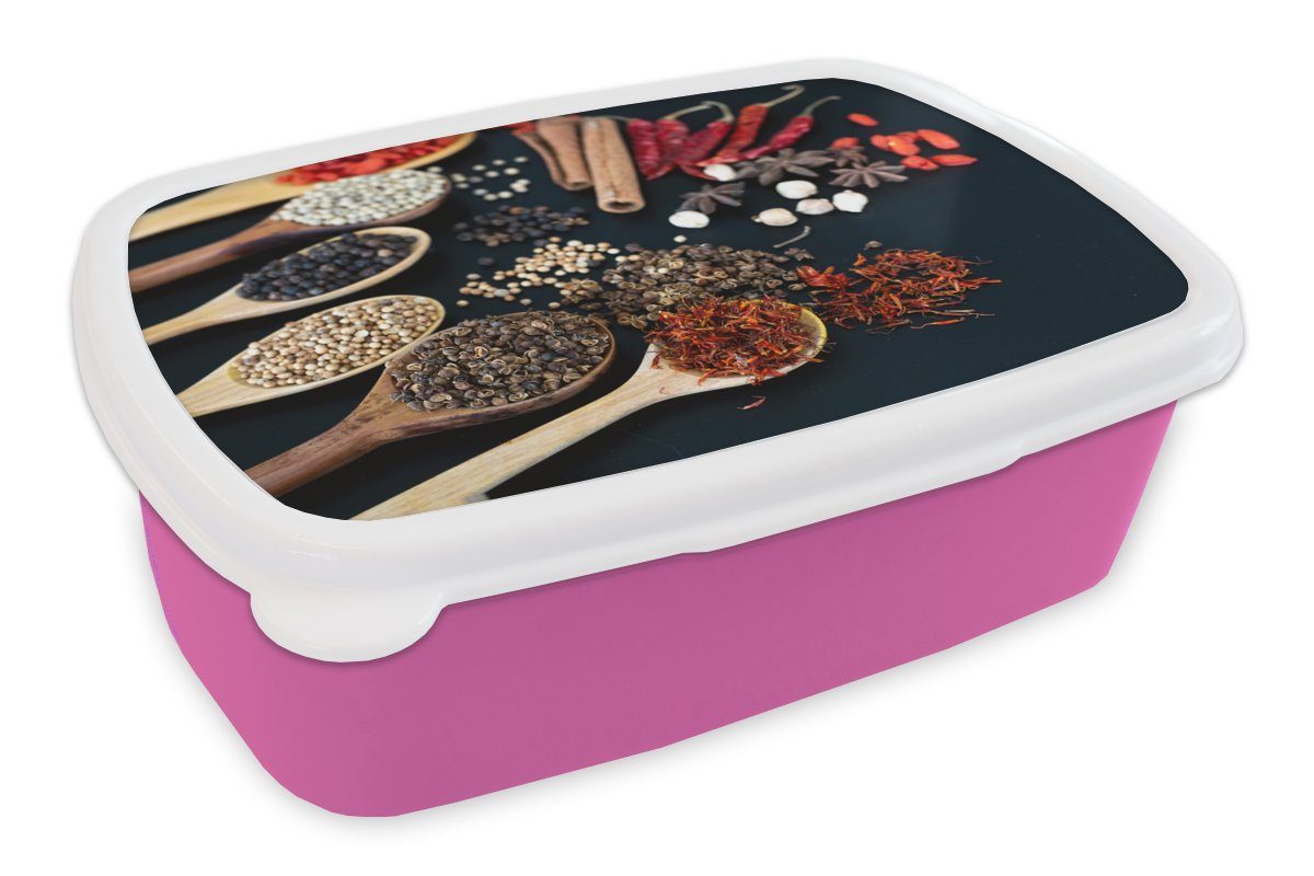 MuchoWow Lunchbox Gewürze in Löffeln auf einem schwarzen Hintergrund, Kunststoff, (2-tlg), Brotbox für Erwachsene, Brotdose Kinder, Snackbox, Mädchen, Kunststoff rosa | Lunchboxen