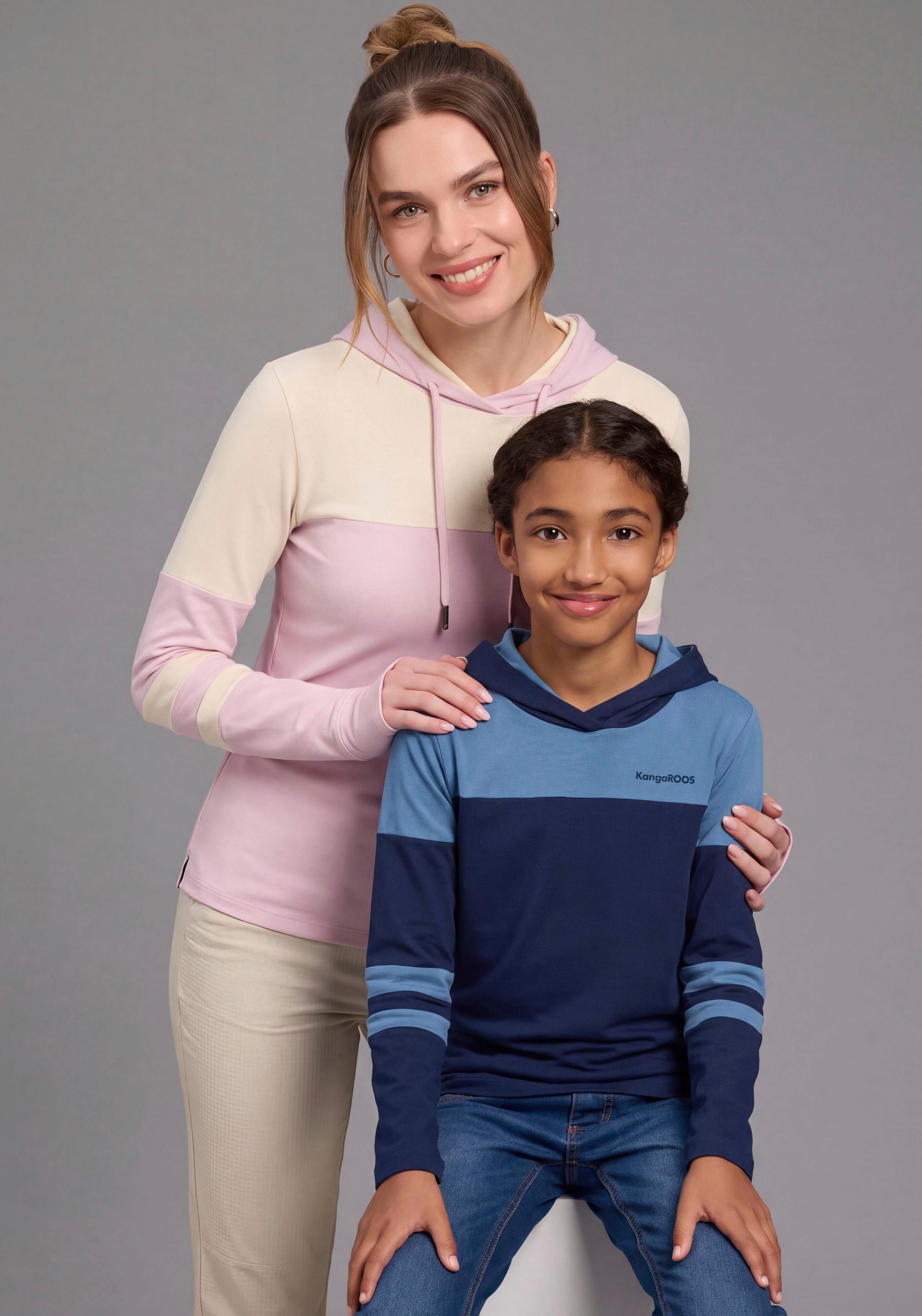 KangaROOS Langarmshirt KangaROOS Kapuzenshirt in colorblocking Design Colorblocking Shirt, eng anliegende Passform, Logo-Stickerei, Mini-Me – Bild 4 von 5