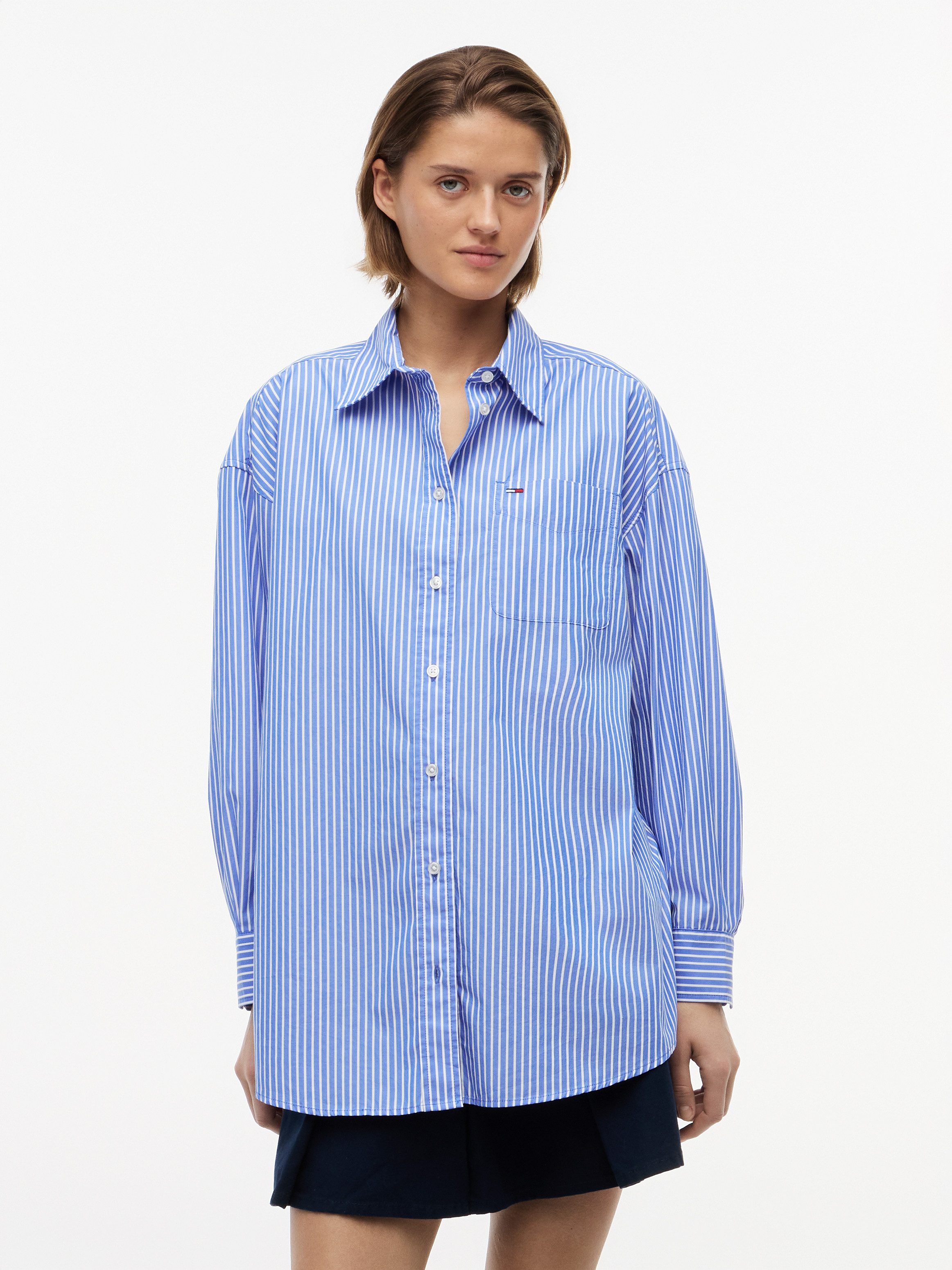 Tommy Jeans Hemdbluse TJW OVS ESSENTIAL SHIRT EXT Baumwolle, Brusttasche mit Flag