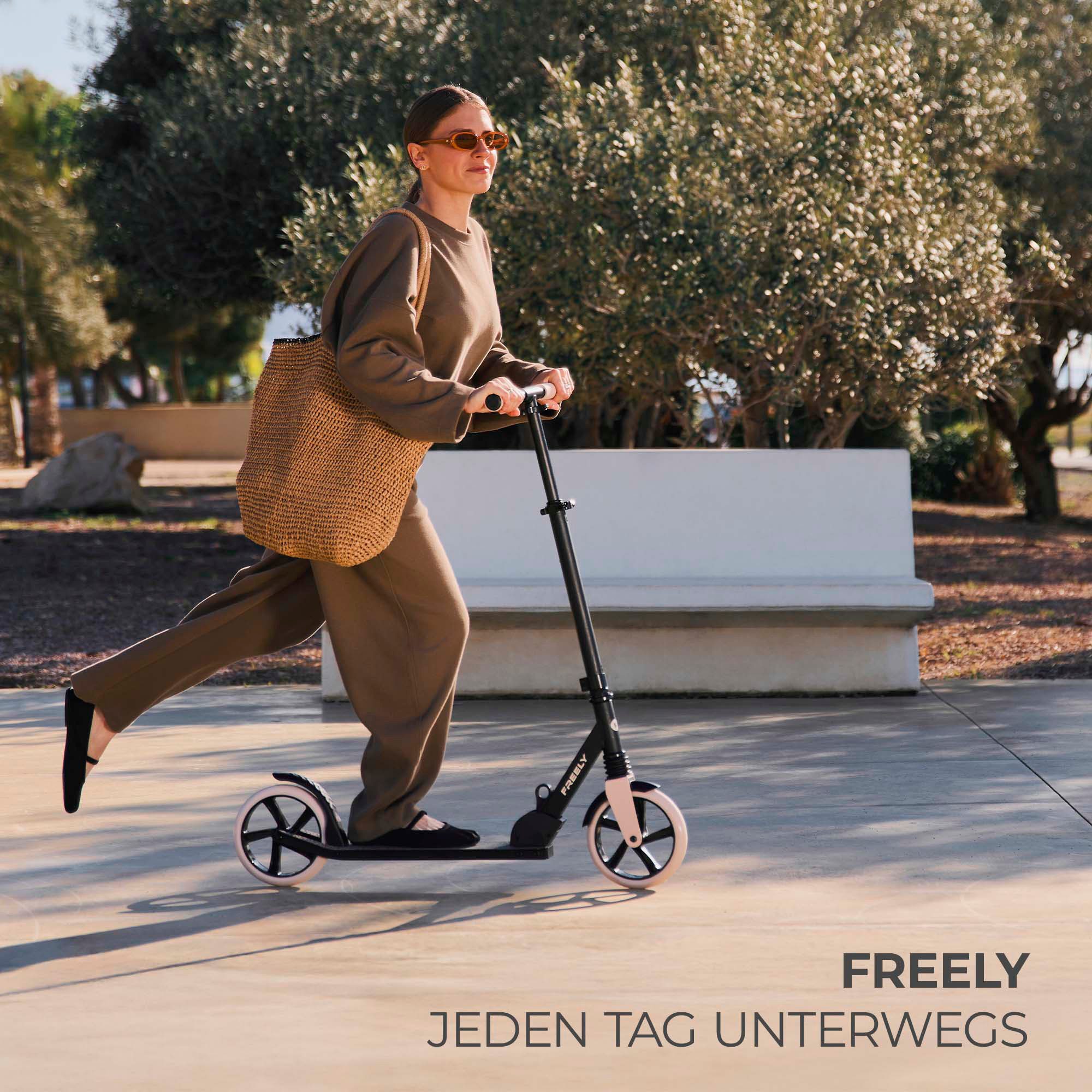 Kinderkraft Tretroller FREELY