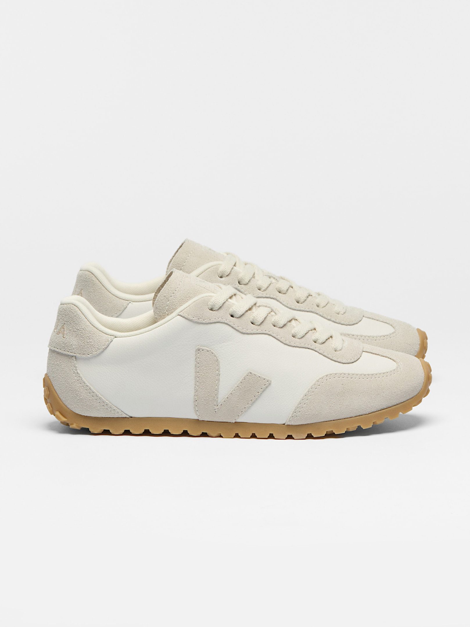 VEJA Veja GT Leather Sneaker
