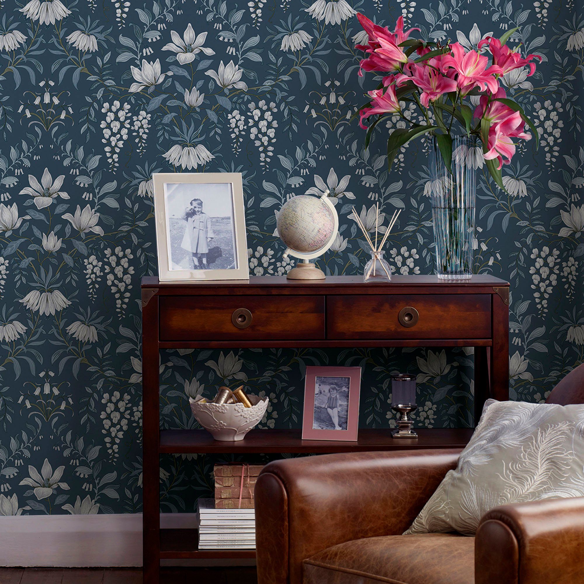 LAURA ASHLEY Vliestapete Parterre, gemustert, FSC® zertifiziert, mit lebhaftem Druck, 10 Meter Länge
