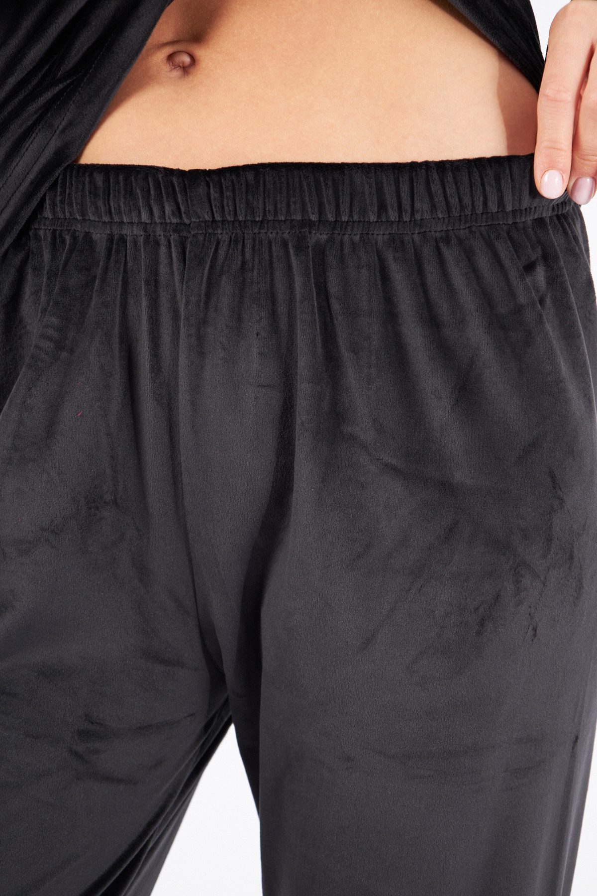 fashionshowcase Schlafanzug Damen Hausanzug aus Samt - Pyjama Set für Herbst & Winter (2 tlg) Samtmaterial, verschiedene Designs