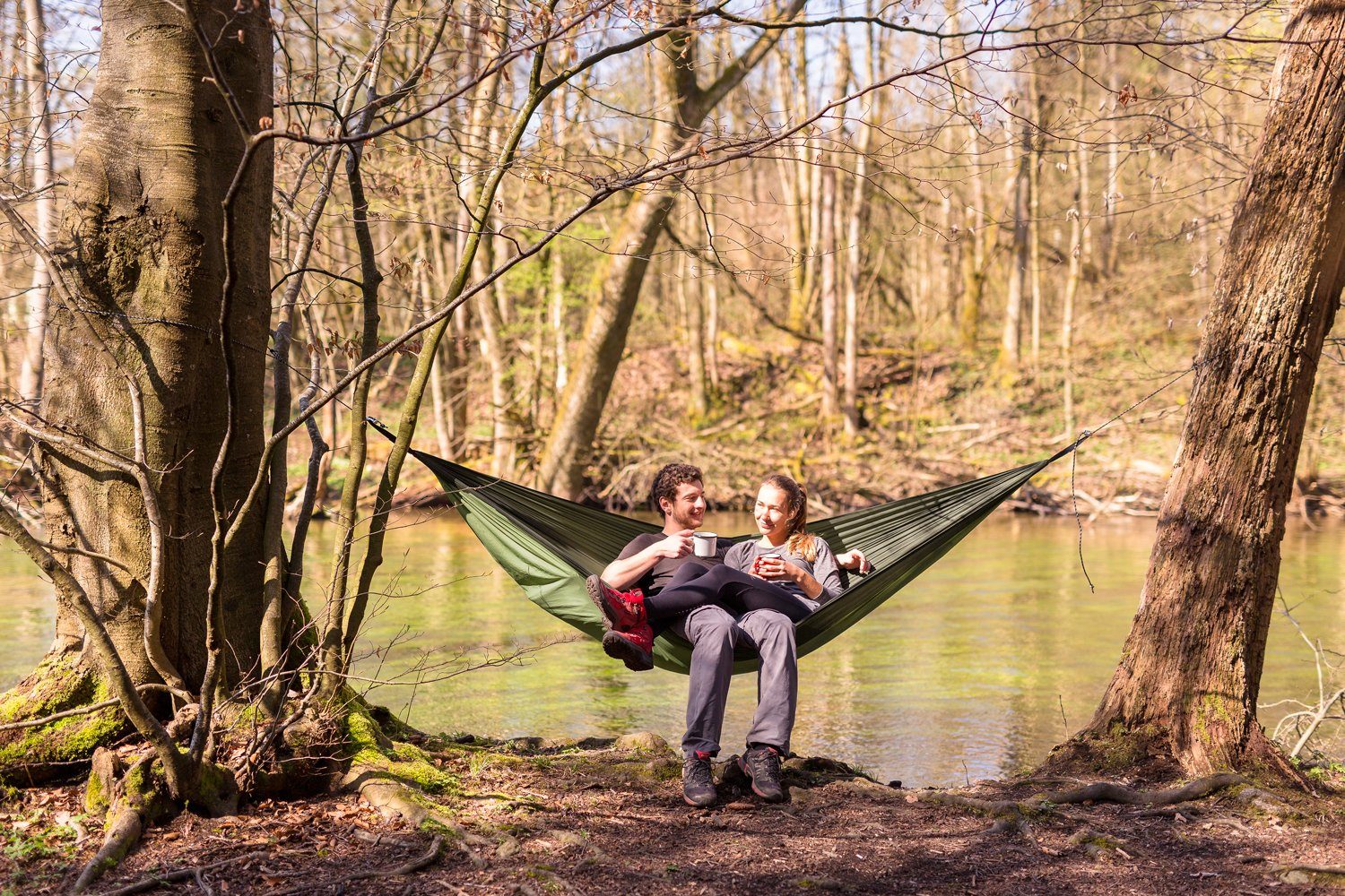 Amazonas Hängematte Ultra-Light Silk Traveller Thermo, 520 g, mit einem Einschubfach für eine Isomatte