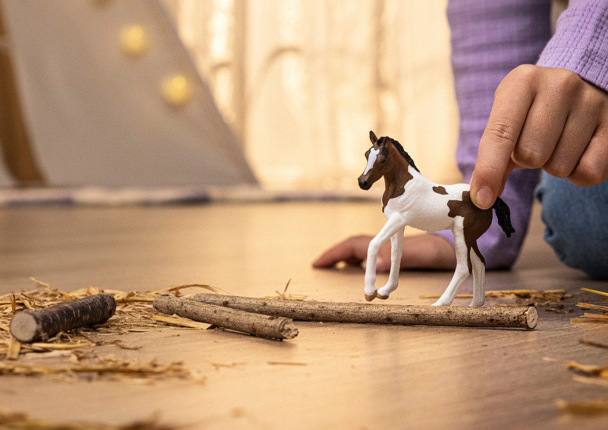 Schleich® Spielfigur HORSE CLUB, Paint Horse Fohlen (14899), Made in Europe – Bild 2 von 4