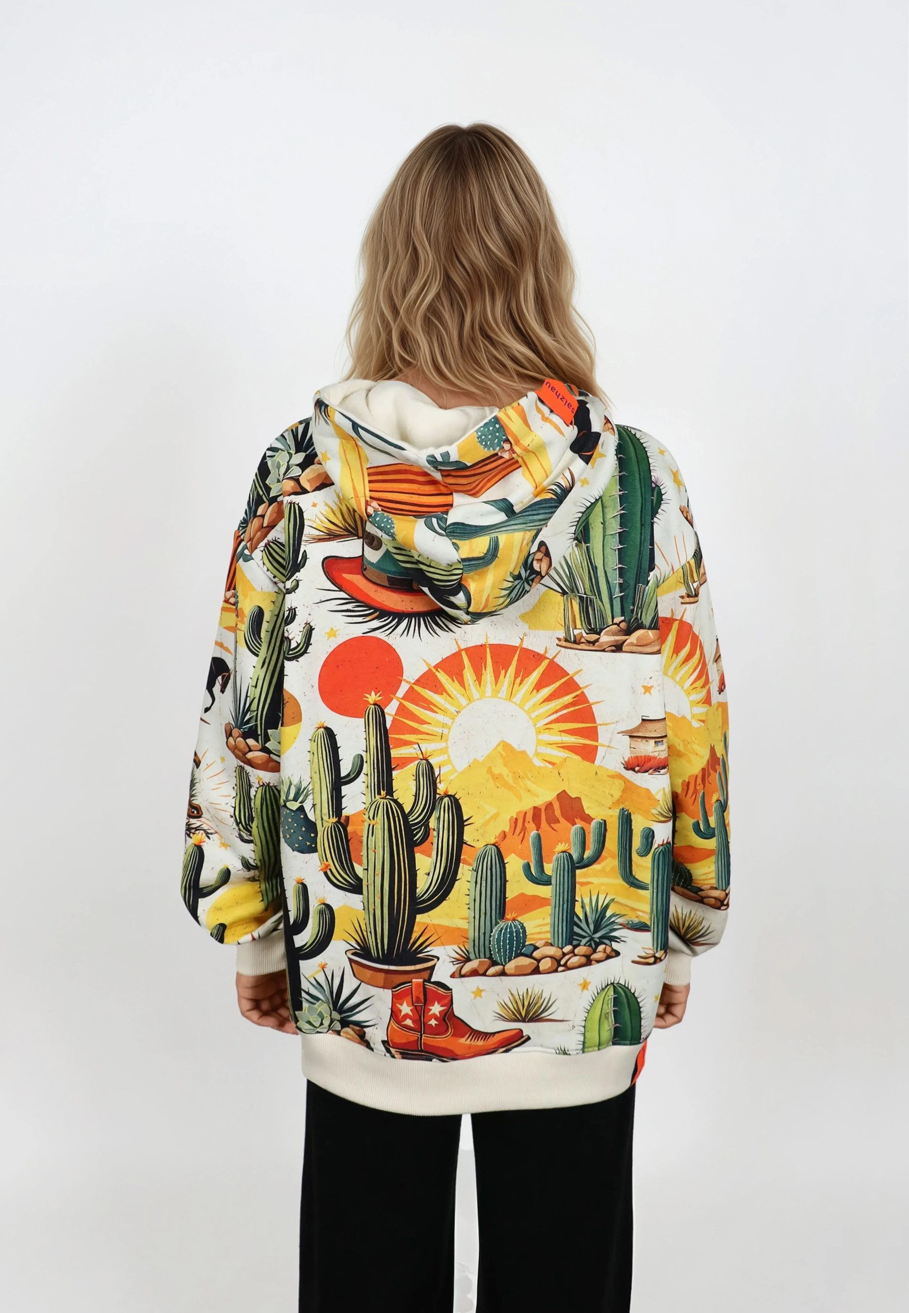 salzhaut Hoodie VULLTREFFER Damen Oversized salzhaut Kapuzenpullover – bequemer Fit und nordisch klares Design – Bild 5 von 5