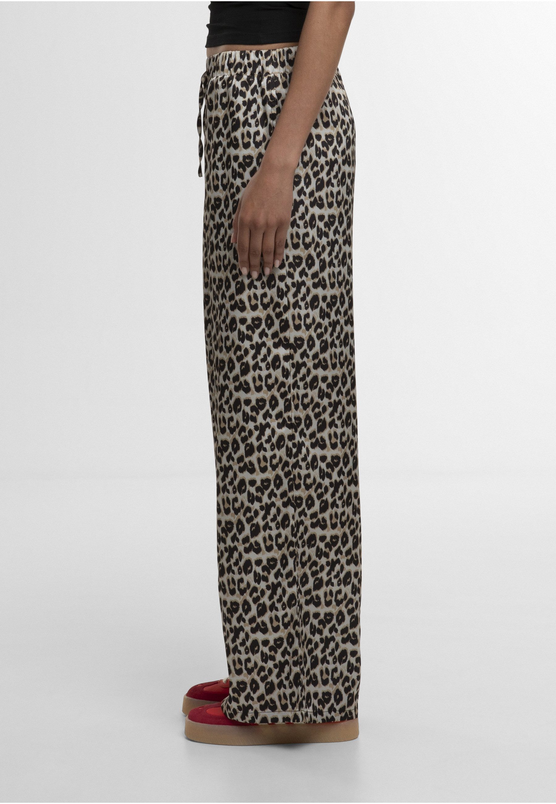 URBAN CLASSICS Stoffhose Urban Classics Ladies Leo Resort Pants (1-tlg)