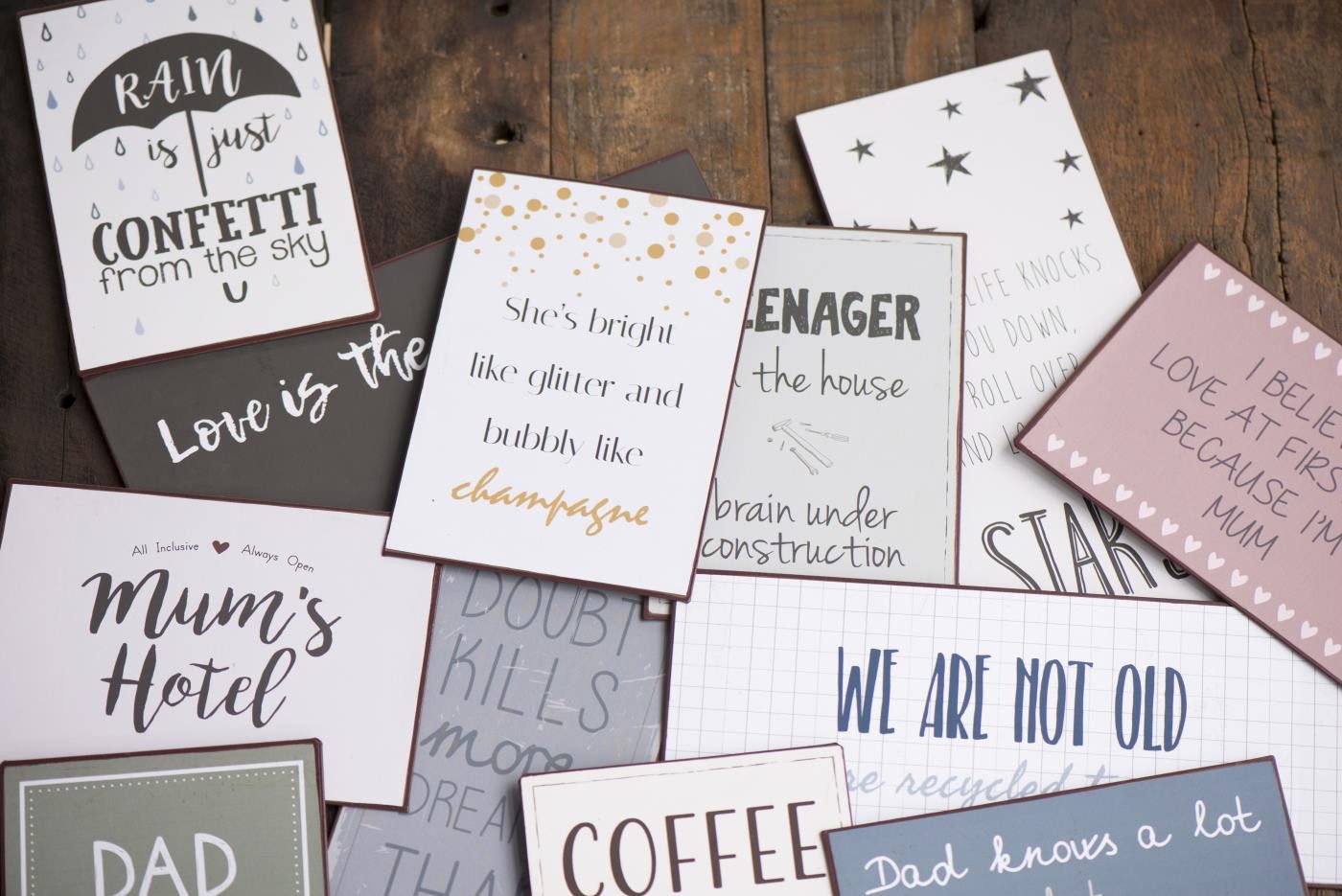 Ib Laursen Hinweisschild Schild LOVE IS THE NEW BLACK Metall Spruch Blech Tür Hänge Deko