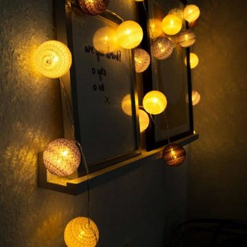 K&L Wall Art LED-Lichterkette Cotton Ball Kinderzimmer Lichterkette 20 LED Deko Kugeln aus Baumwolle, 20-flammig, Gelb Gold Silber Farbton
