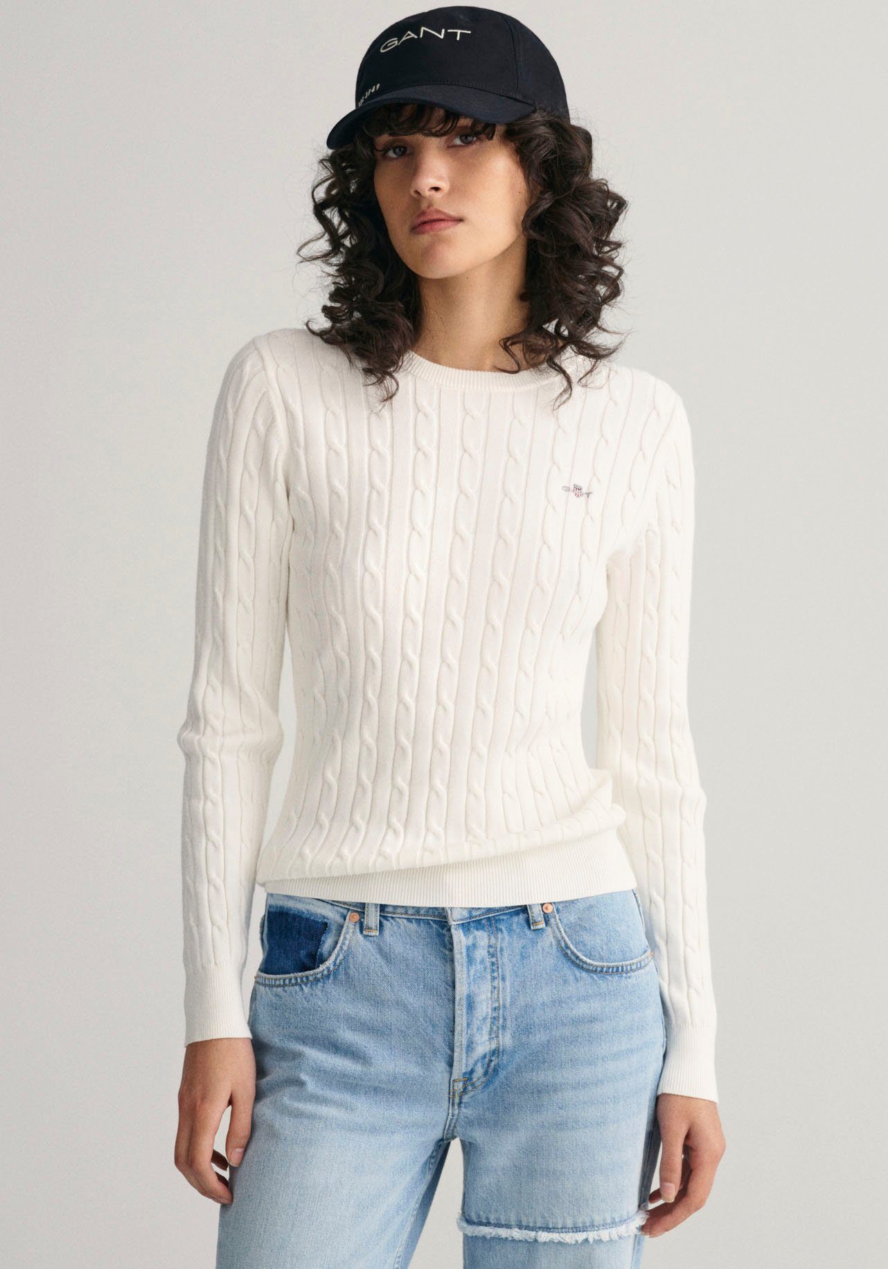 Gant Strickpullover STRETCH COTTON CABLE C-NECK mit Logostickerei auf der Brust Eggshell